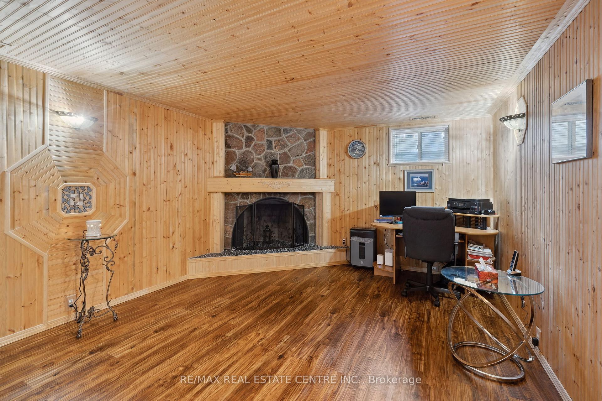 Photo 20 of 71 Richmond Street, Caledon, Mono Mills — HOMEH