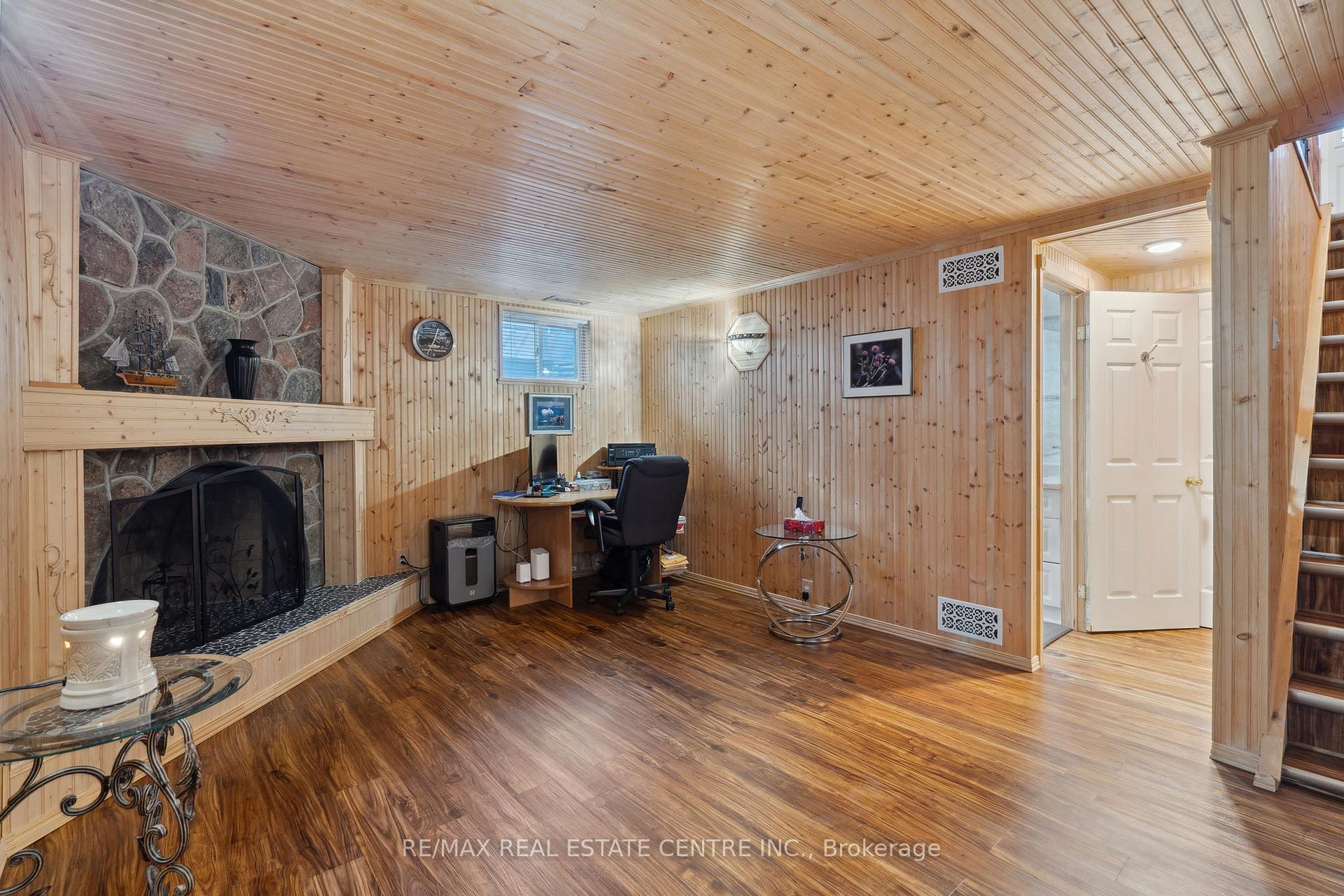 Photo 22 of 71 Richmond Street, Caledon, Mono Mills — HOMEH