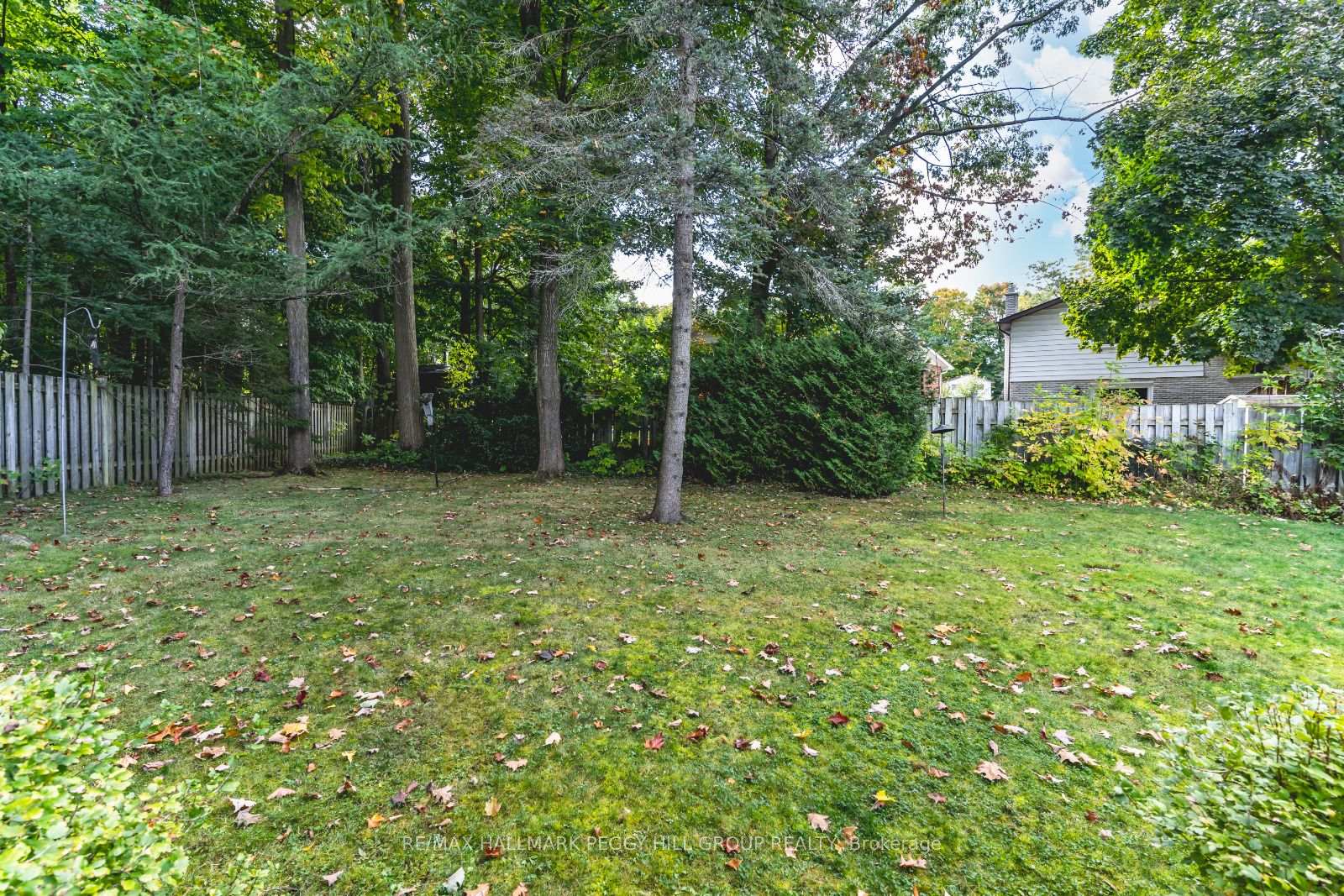Photo 21 of 7 Aldergrove Circle, Barrie, Cundles East — HOMEH