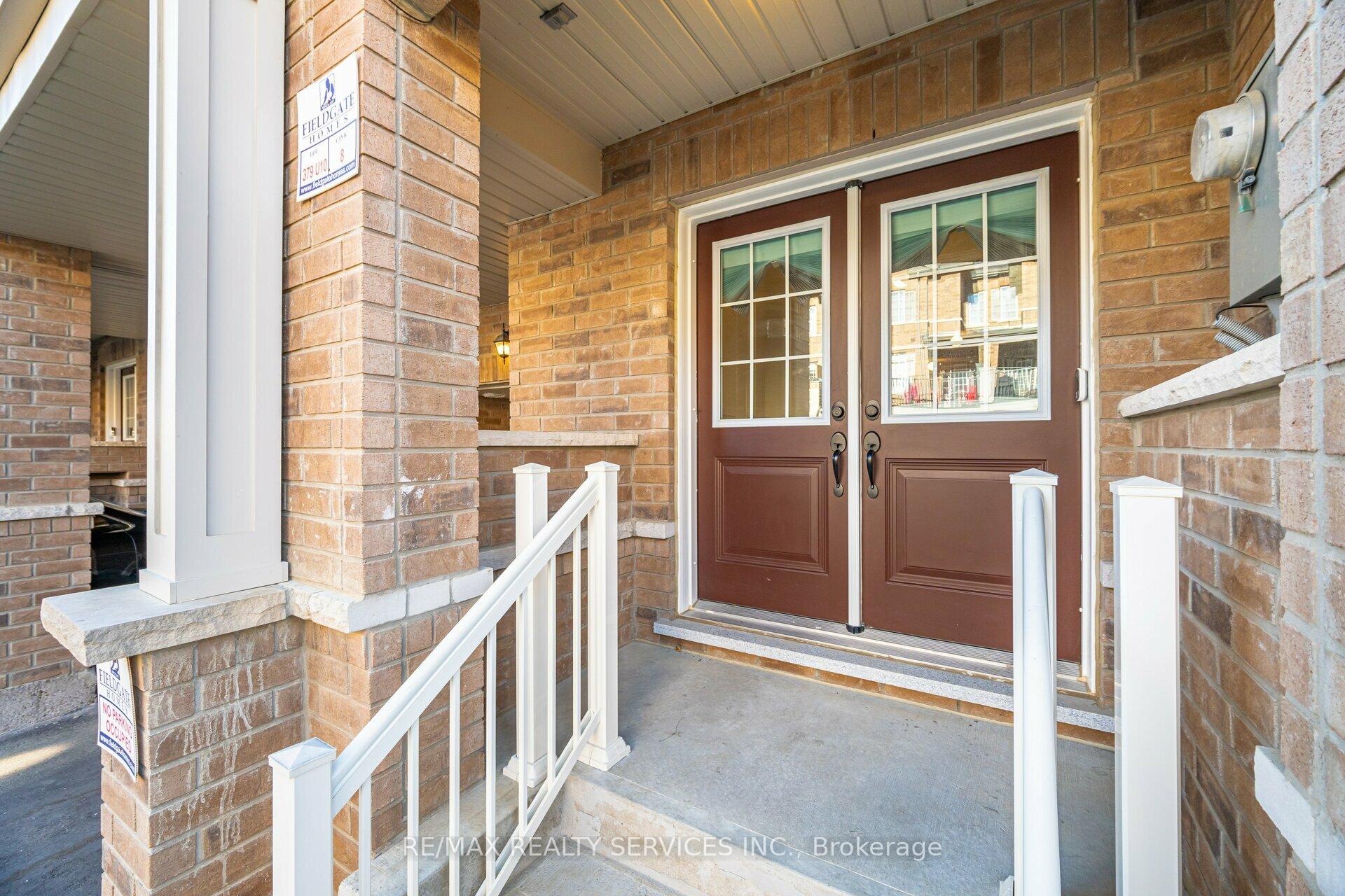 Photo 3 of 8 Haymarket Drive, Brampton, Northwest Brampton — HOMEH