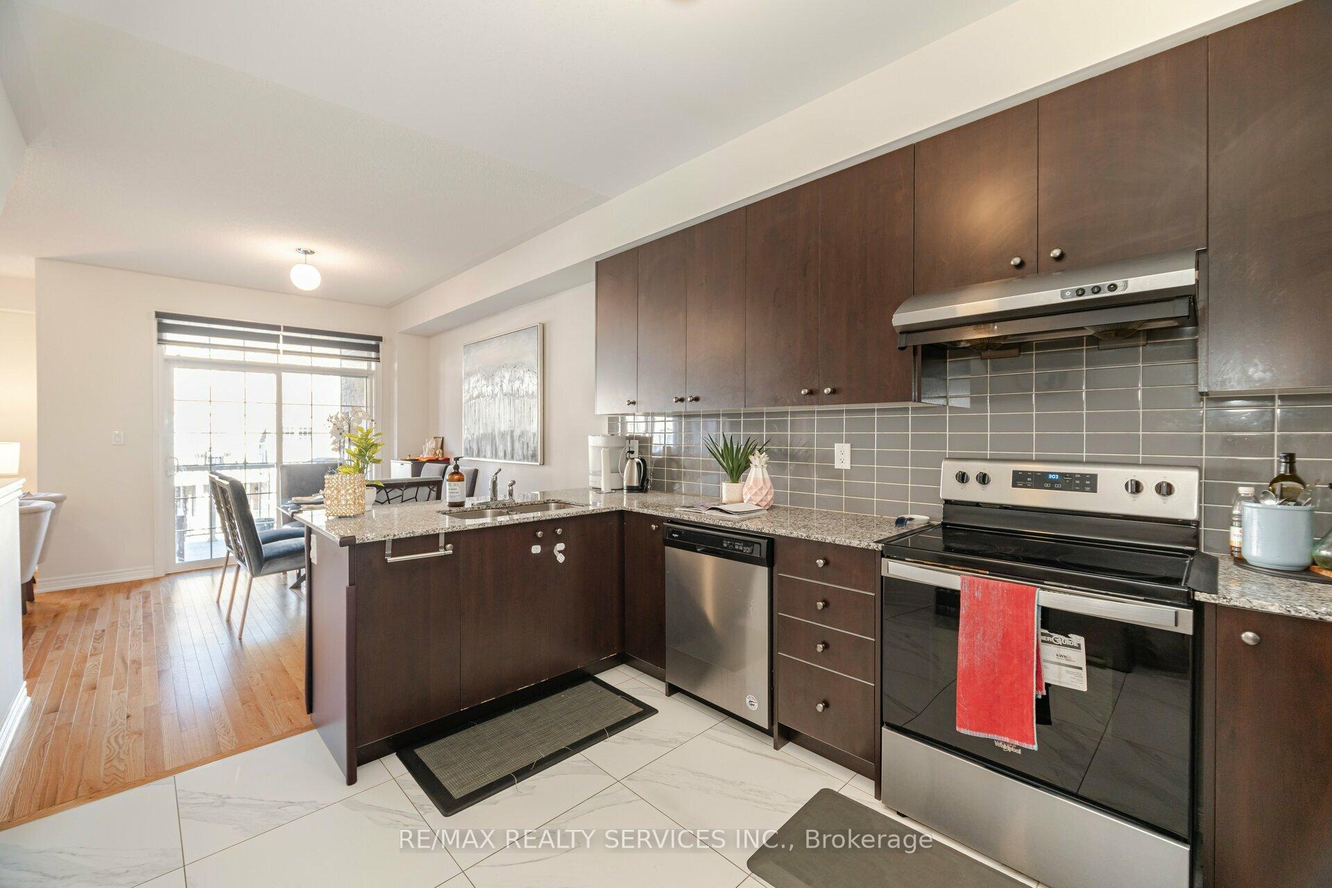 Photo 15 of 8 Haymarket Drive, Brampton, Northwest Brampton — HOMEH