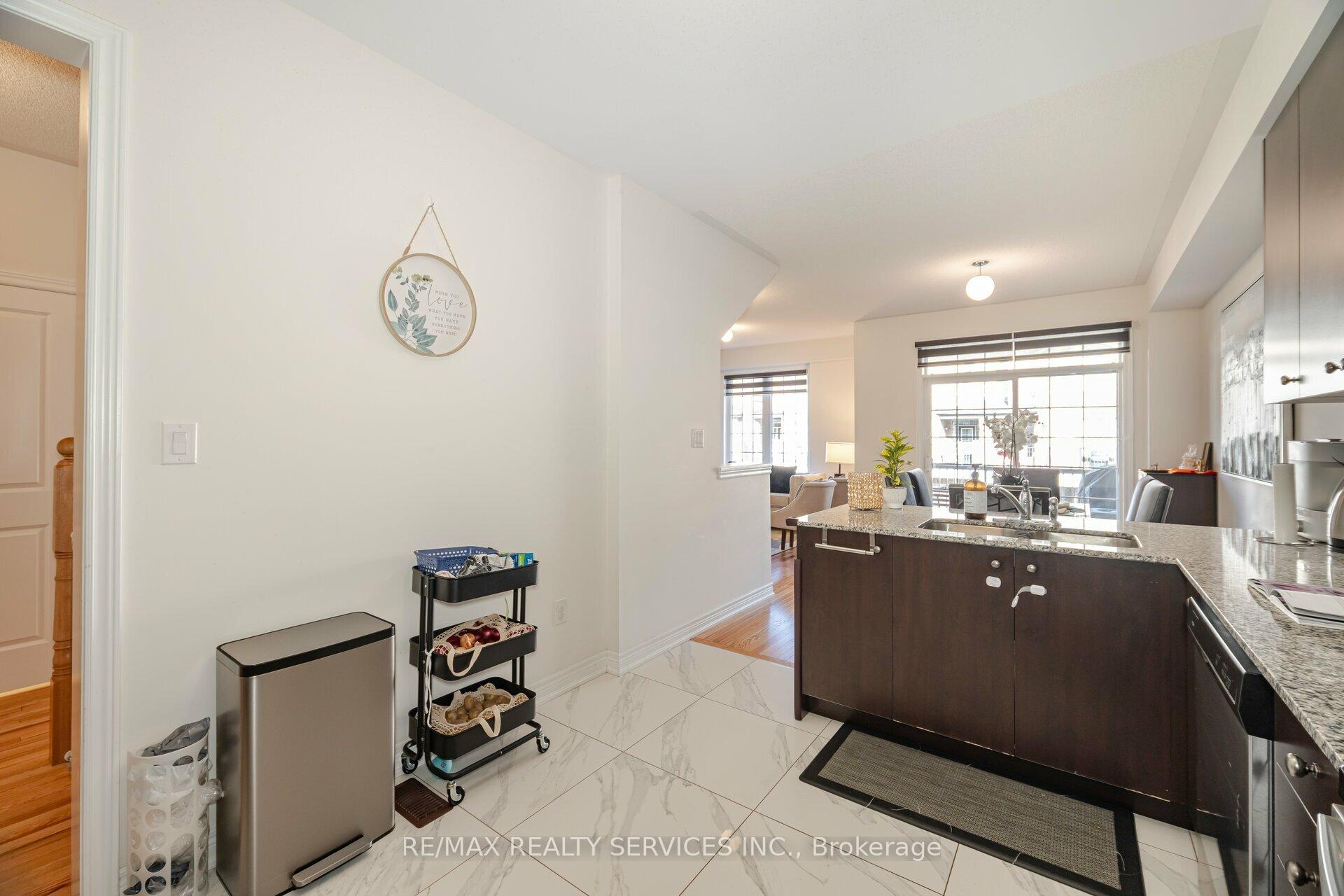 Photo 18 of 8 Haymarket Drive, Brampton, Northwest Brampton — HOMEH