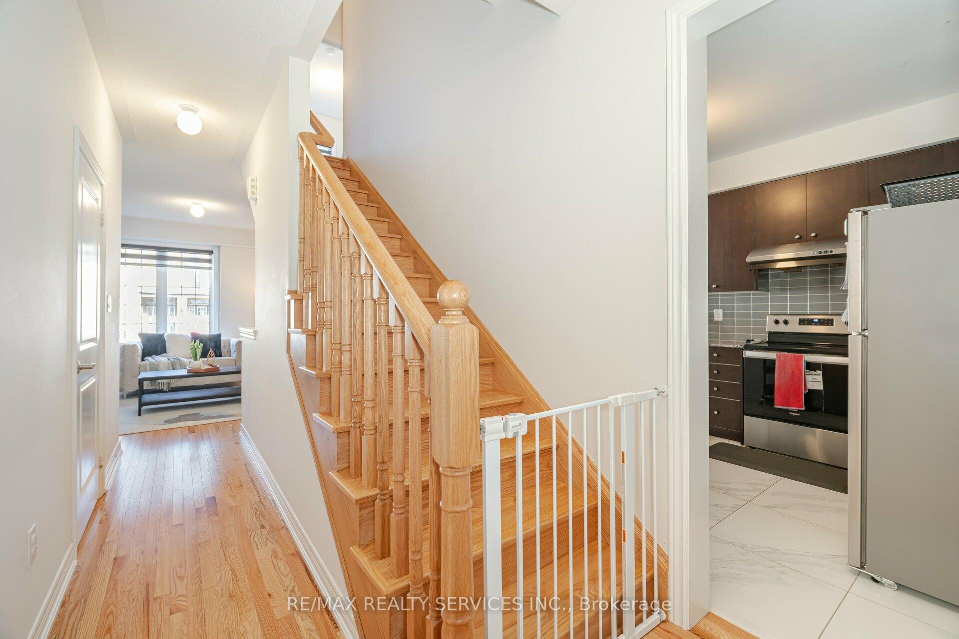 Photo 20 of 8 Haymarket Drive, Brampton, Northwest Brampton — HOMEH