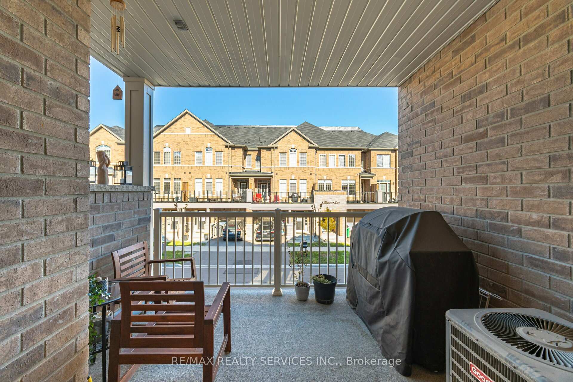 Photo 32 of 8 Haymarket Drive, Brampton, Northwest Brampton — HOMEH