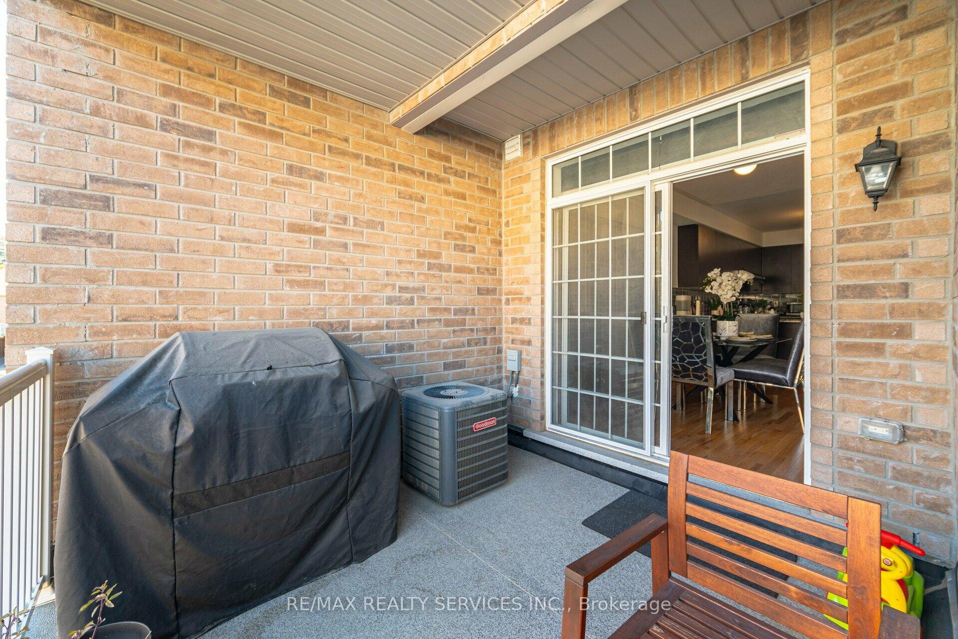 Photo 26 of 8 Haymarket Drive, Brampton, Northwest Brampton — HOMEH