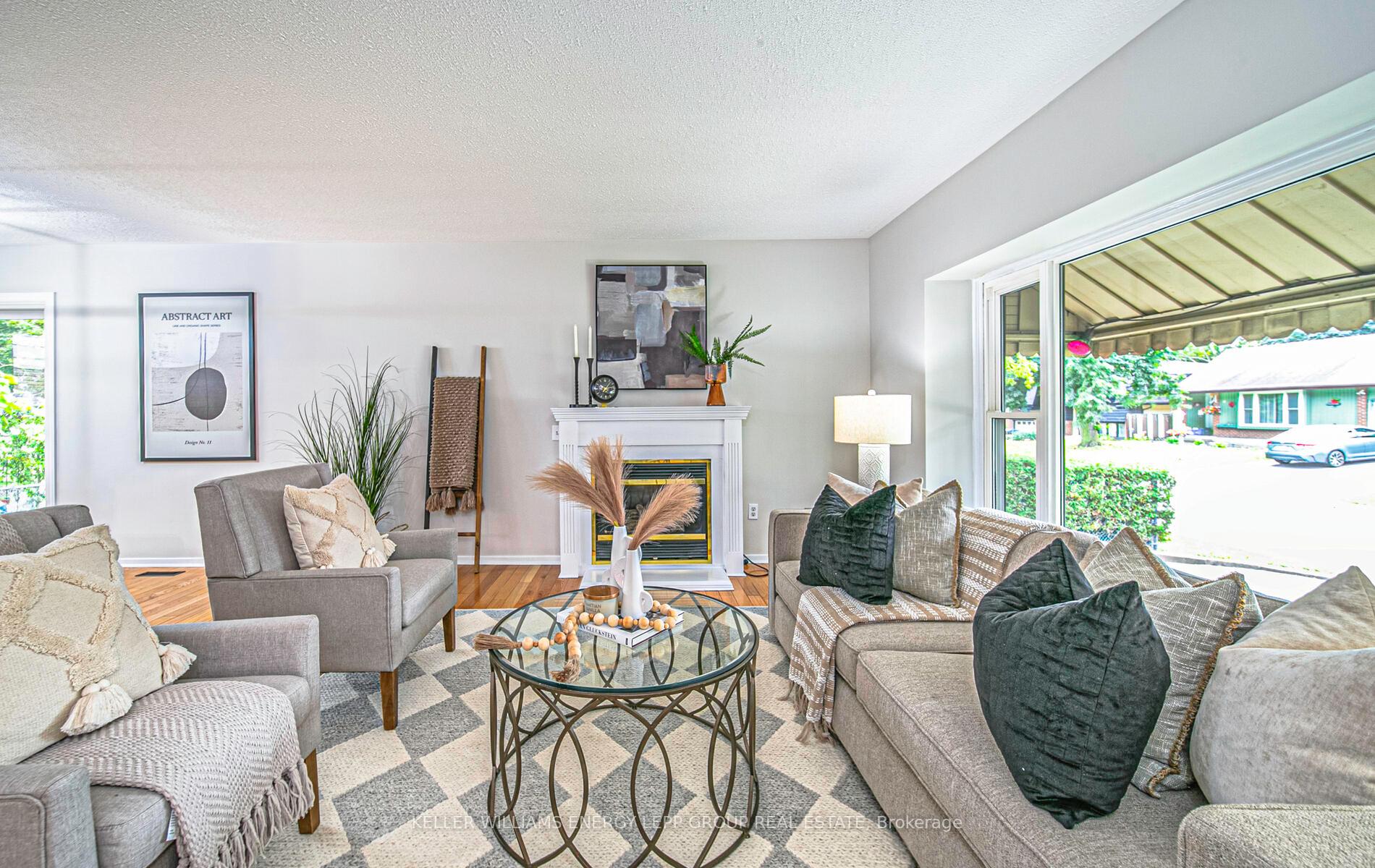 Photo 6 of 29 Michael Boulevard, Whitby, Lynde Creek — HOMEH