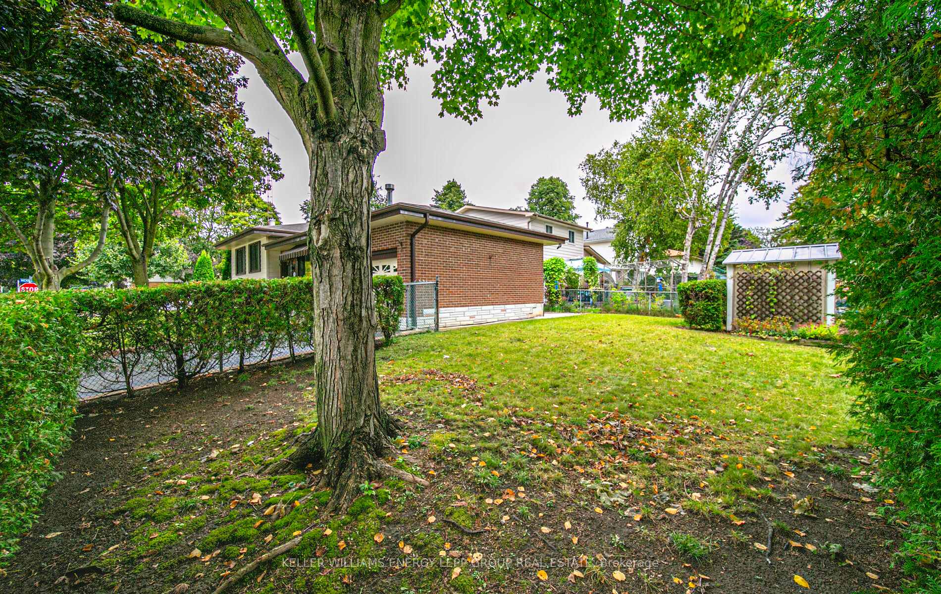 Photo 29 of 29 Michael Boulevard, Whitby, Lynde Creek — HOMEH