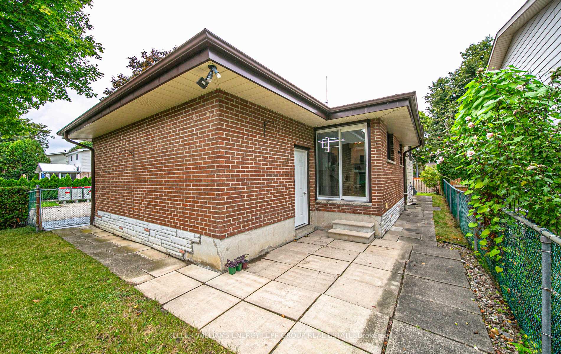 Photo 30 of 29 Michael Boulevard, Whitby, Lynde Creek — HOMEH