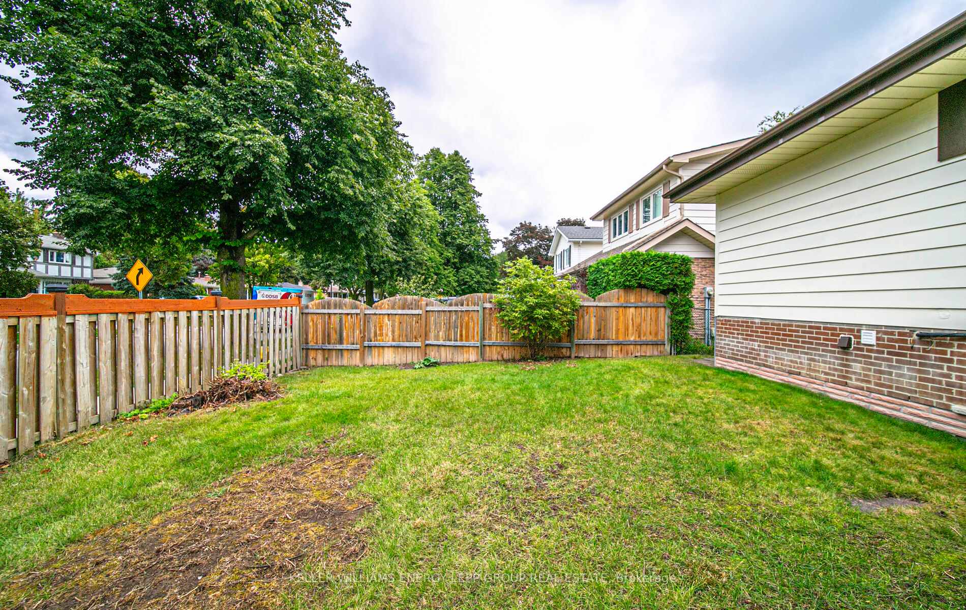 Photo 25 of 29 Michael Boulevard, Whitby, Lynde Creek — HOMEH