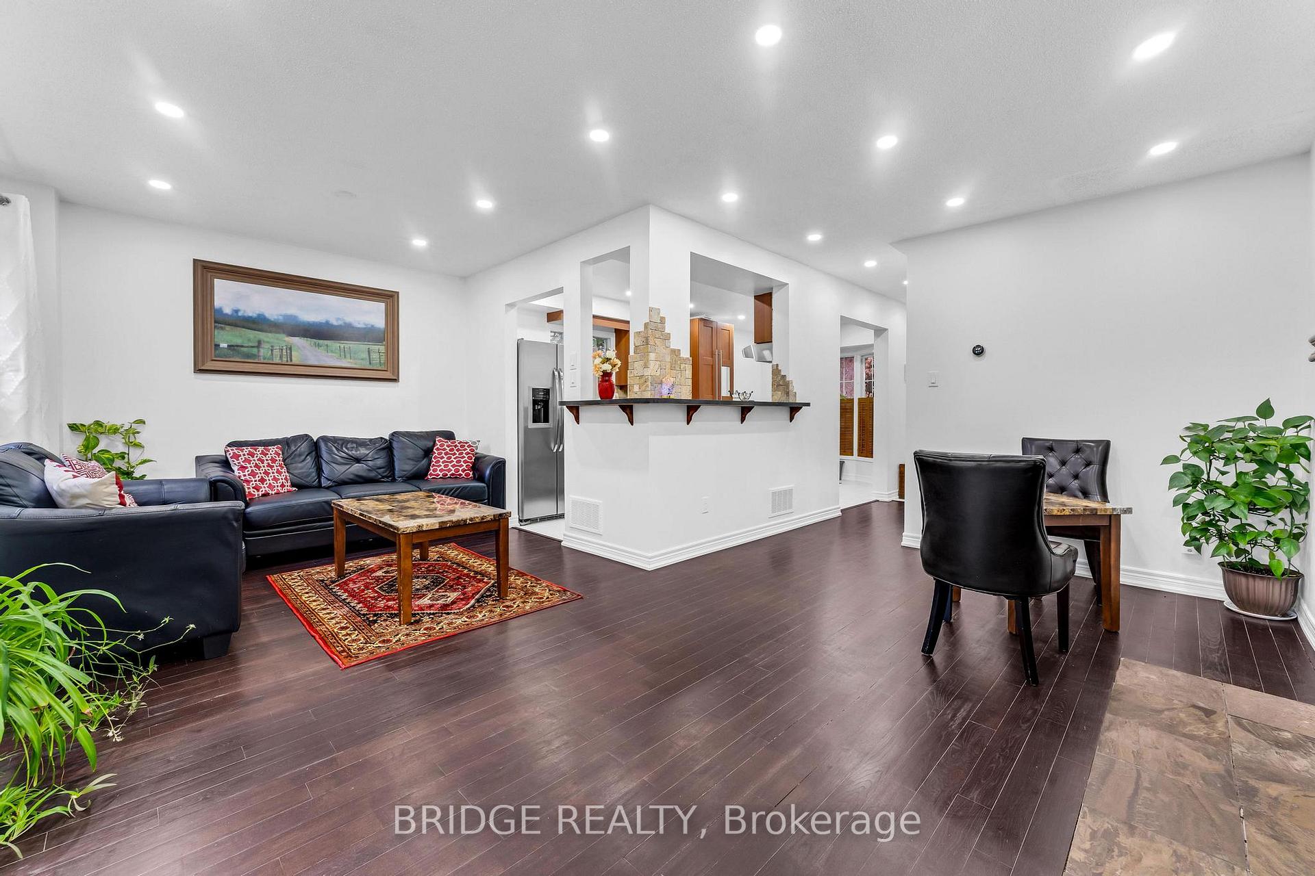 Photo 12 of 61 D'Aubigny Road W, Brantford, West Brant — HOMEH