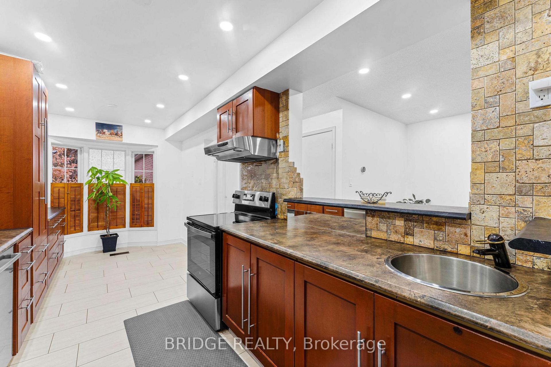 Photo 21 of 61 D'Aubigny Road W, Brantford, West Brant — HOMEH