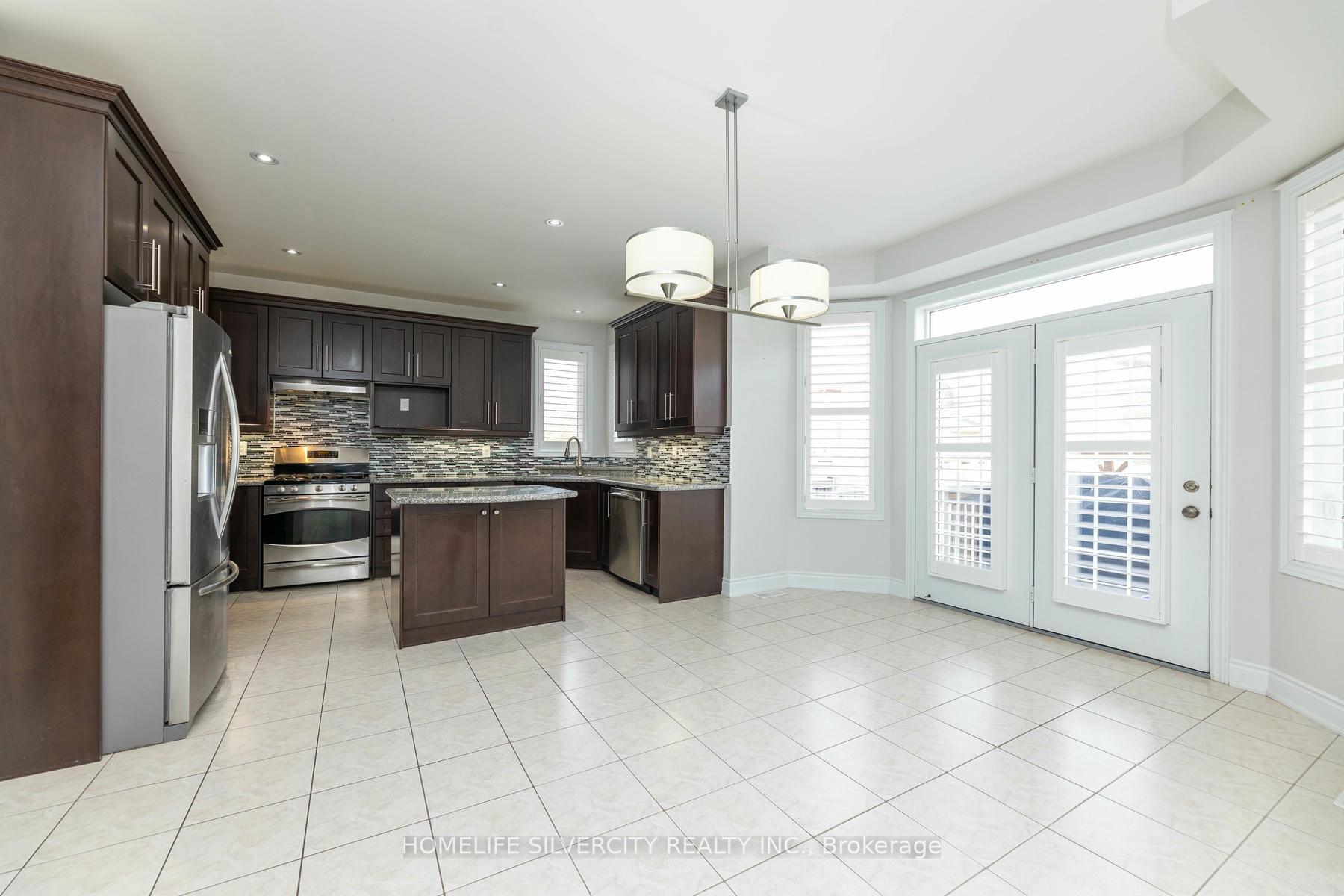 Photo 7 of 46 Eaglesprings Crescent, Brampton, Bram East — HOMEH