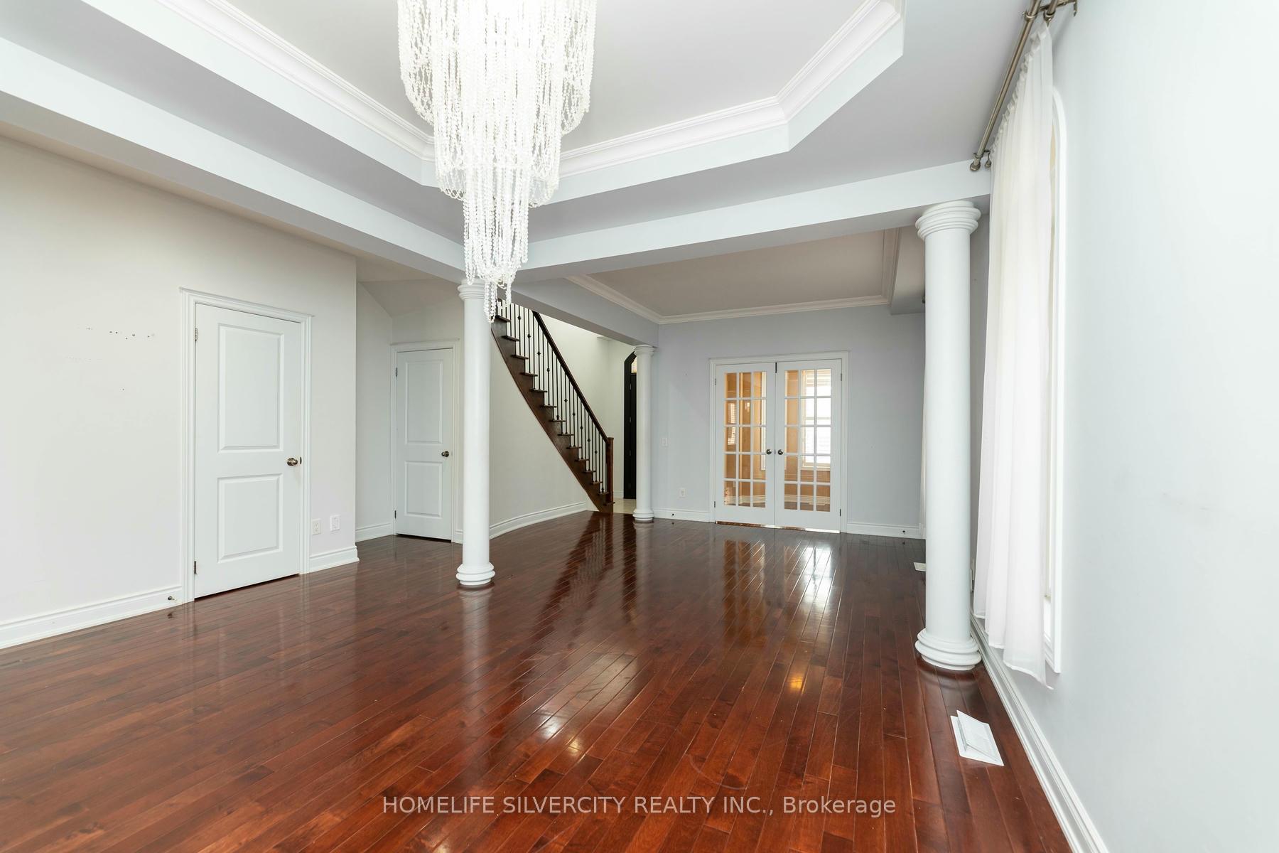 Photo 9 of 46 Eaglesprings Crescent, Brampton, Bram East — HOMEH