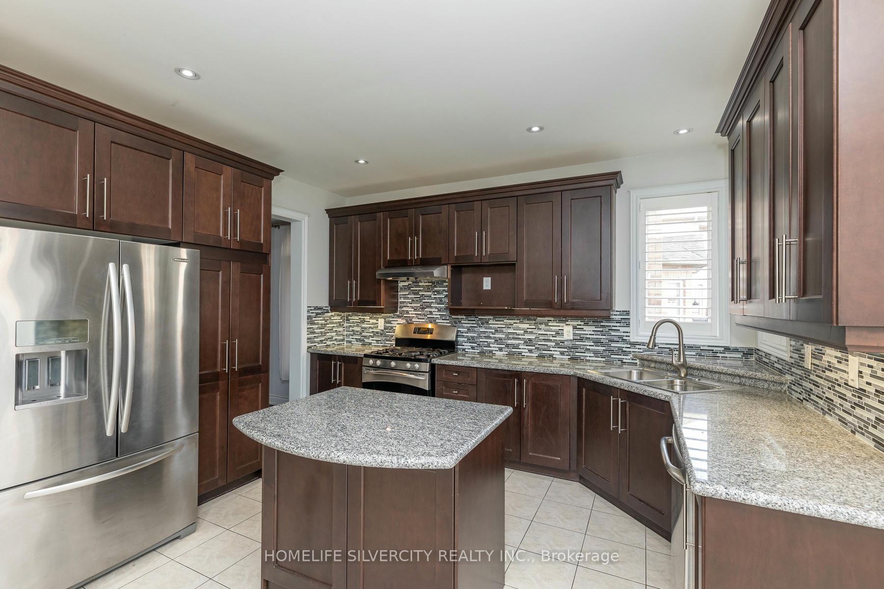 Photo 11 of 46 Eaglesprings Crescent, Brampton, Bram East — HOMEH