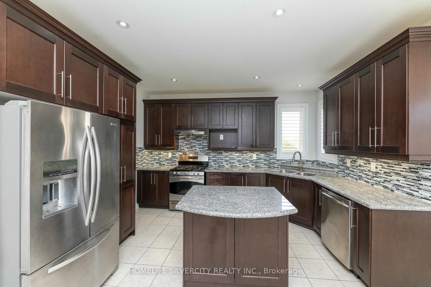 Photo 13 of 46 Eaglesprings Crescent, Brampton, Bram East — HOMEH