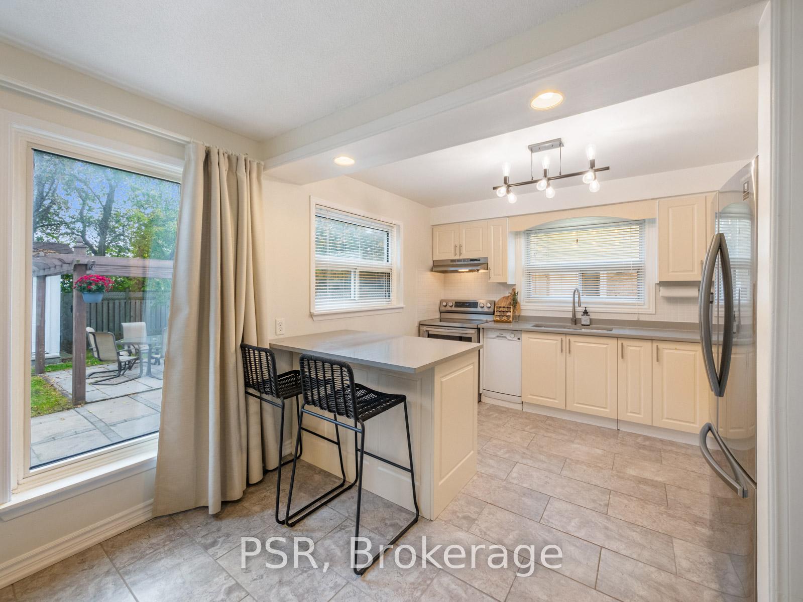 Photo 2 of 1158 Venus Crescent, Oshawa, Lakeview — HOMEH