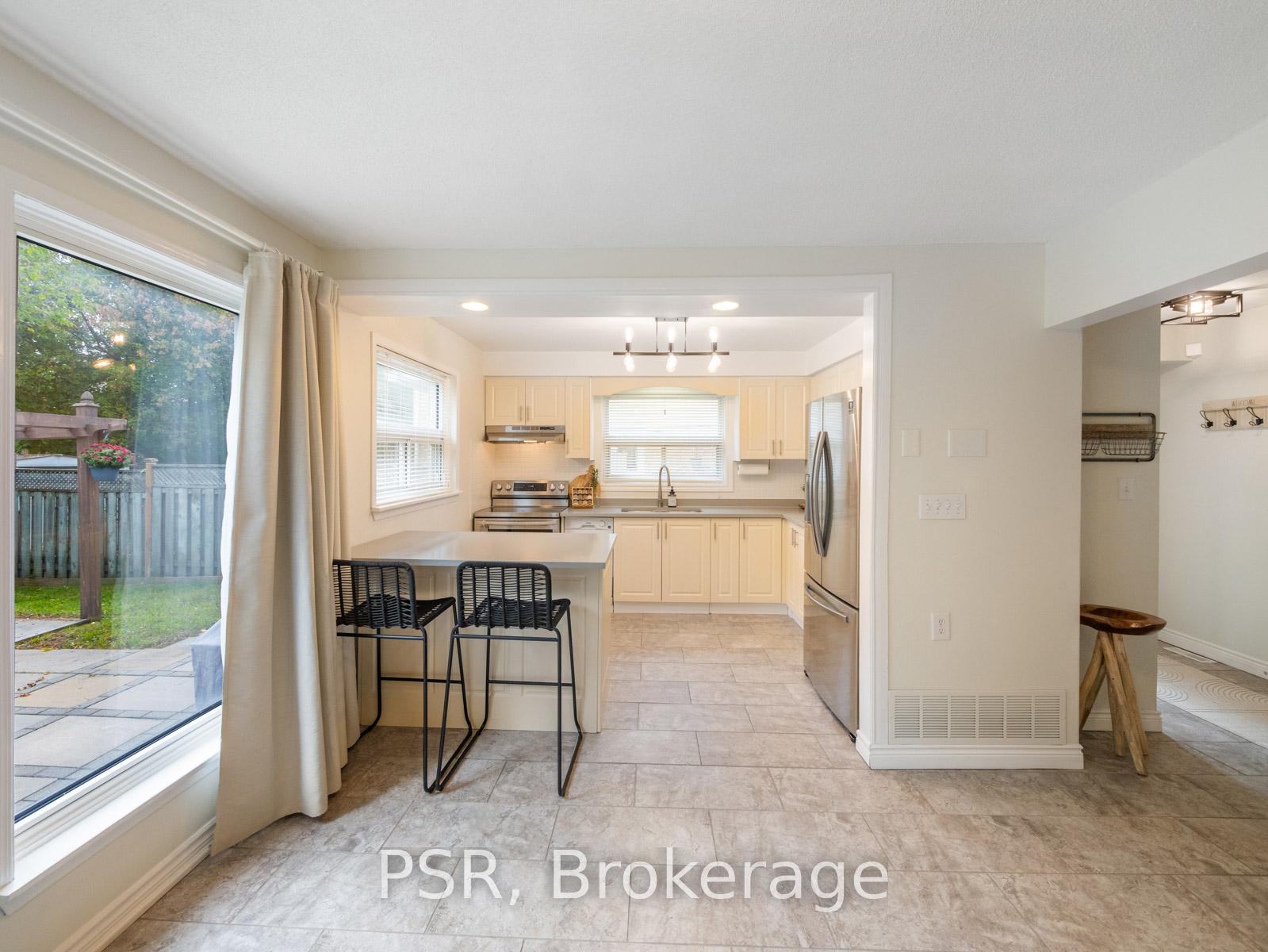Photo 8 of 1158 Venus Crescent, Oshawa, Lakeview — HOMEH