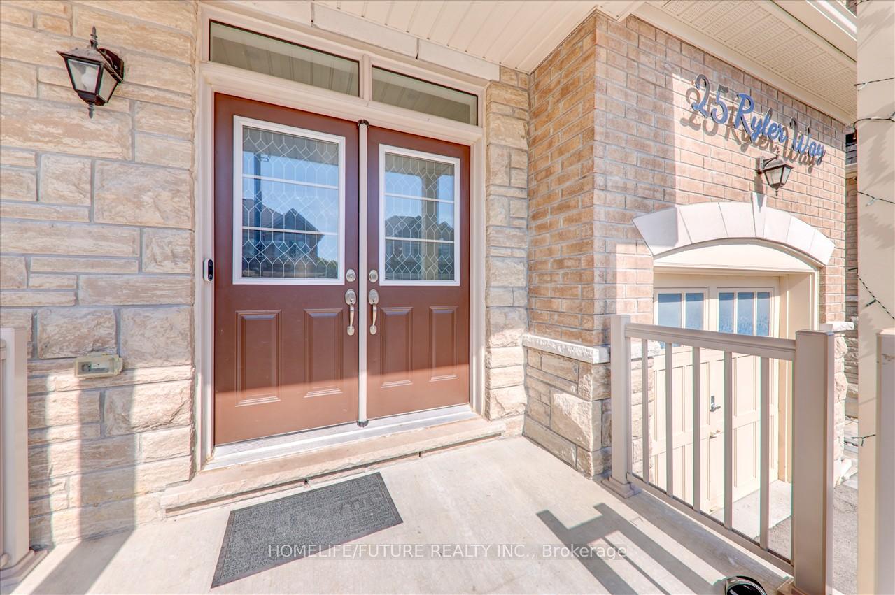 Photo 5 of 25 Ryler Way, Markham, Cedarwood — HOMEH