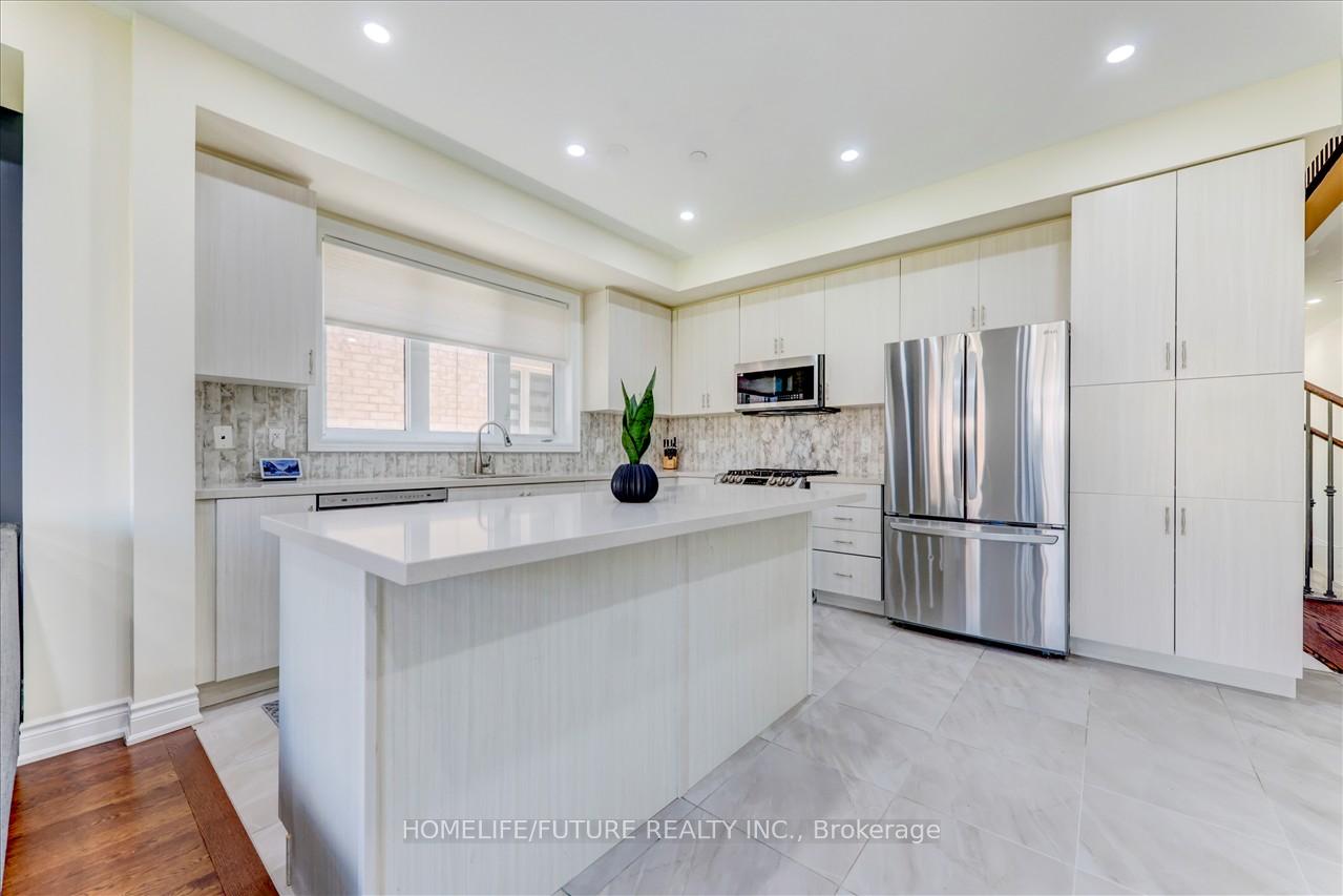 Photo 4 of 25 Ryler Way, Markham, Cedarwood — HOMEH