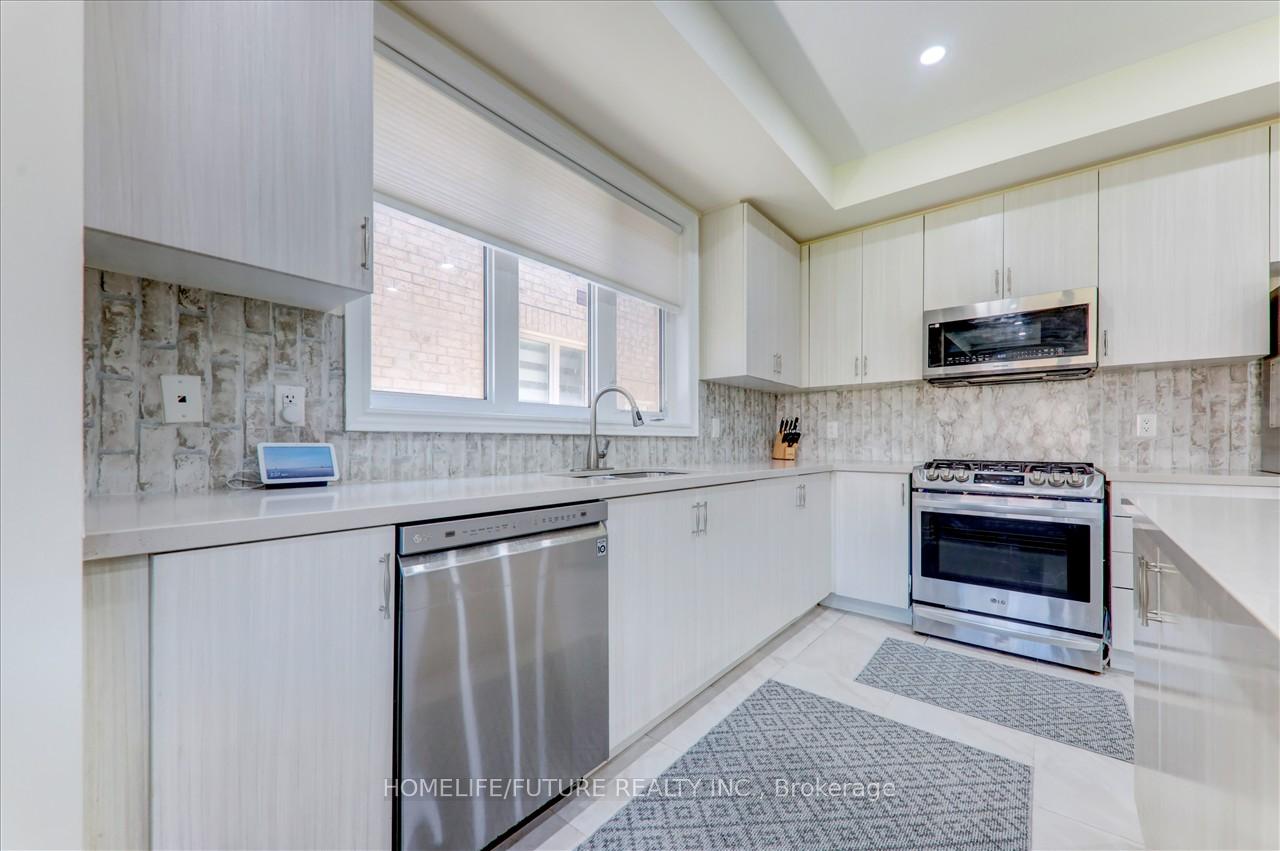 Photo 10 of 25 Ryler Way, Markham, Cedarwood — HOMEH
