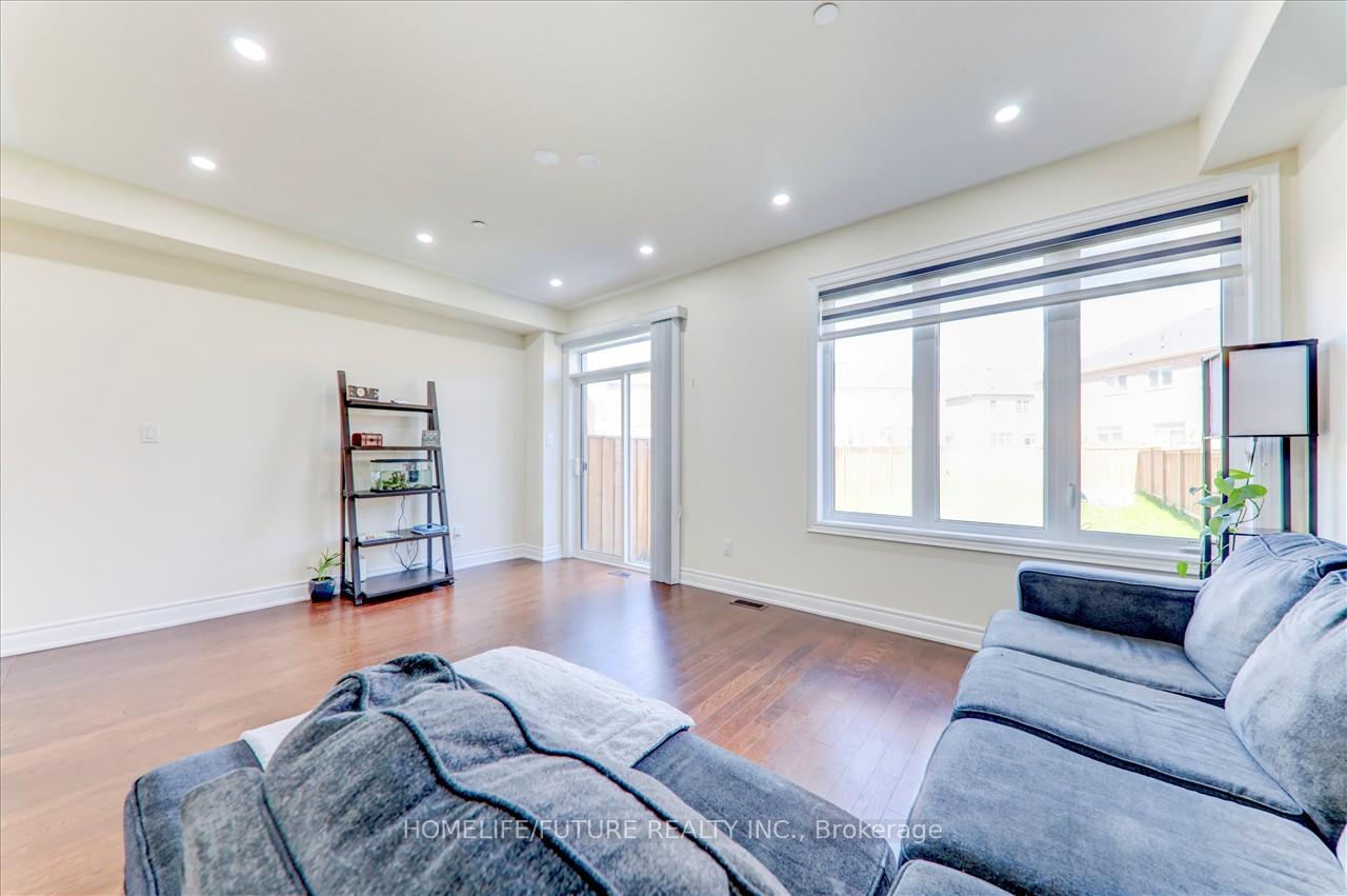 Photo 14 of 25 Ryler Way, Markham, Cedarwood — HOMEH