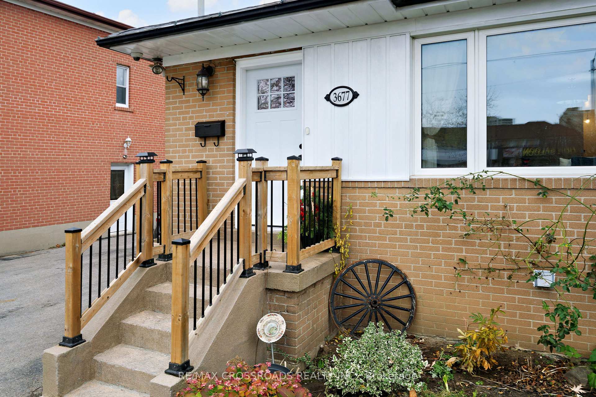 Photo 6 of 3677 St Clair Avenue, Scarborough, Cliffcrest — HOMEH