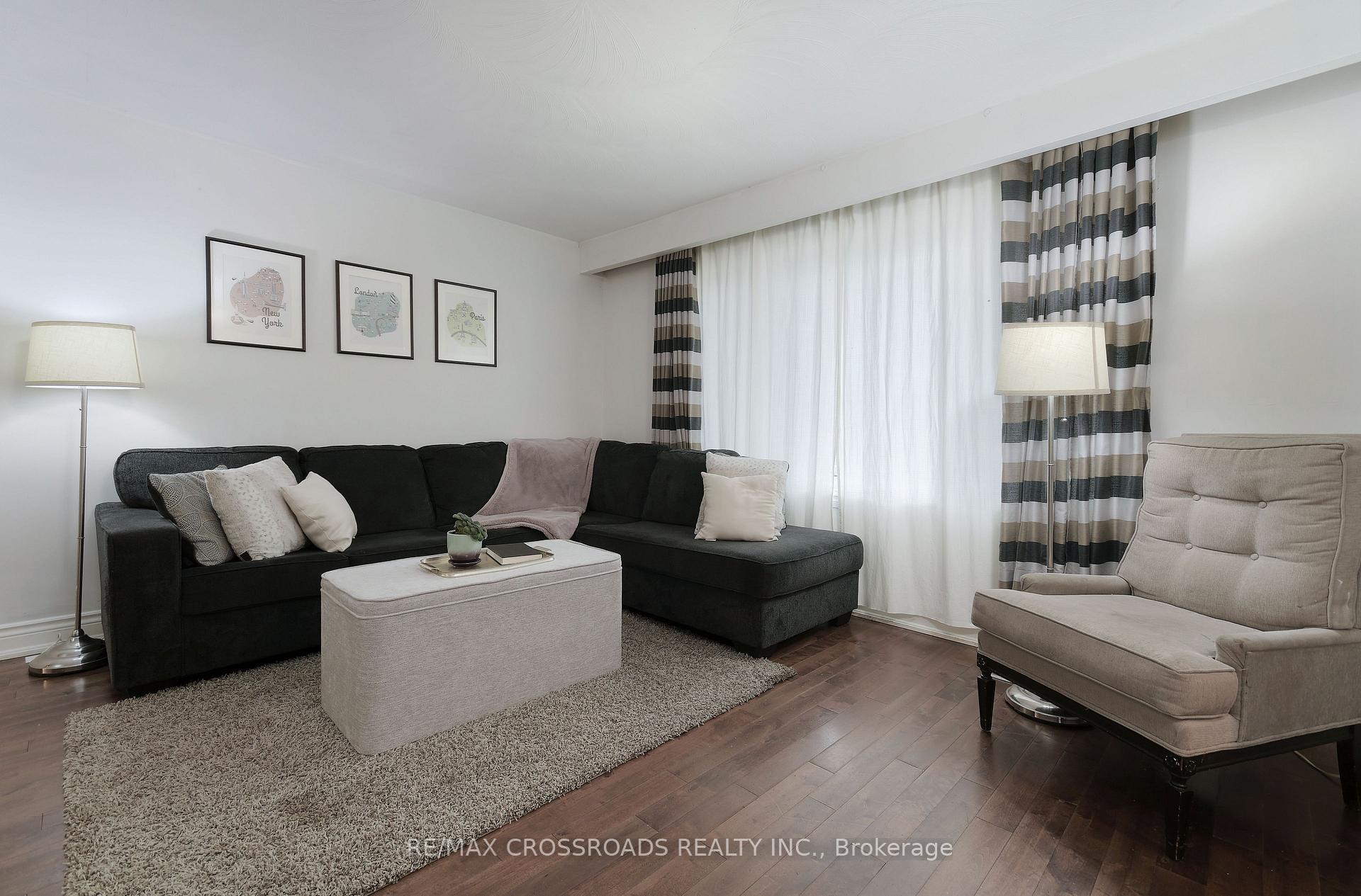 Photo 11 of 3677 St Clair Avenue, Scarborough, Cliffcrest — HOMEH
