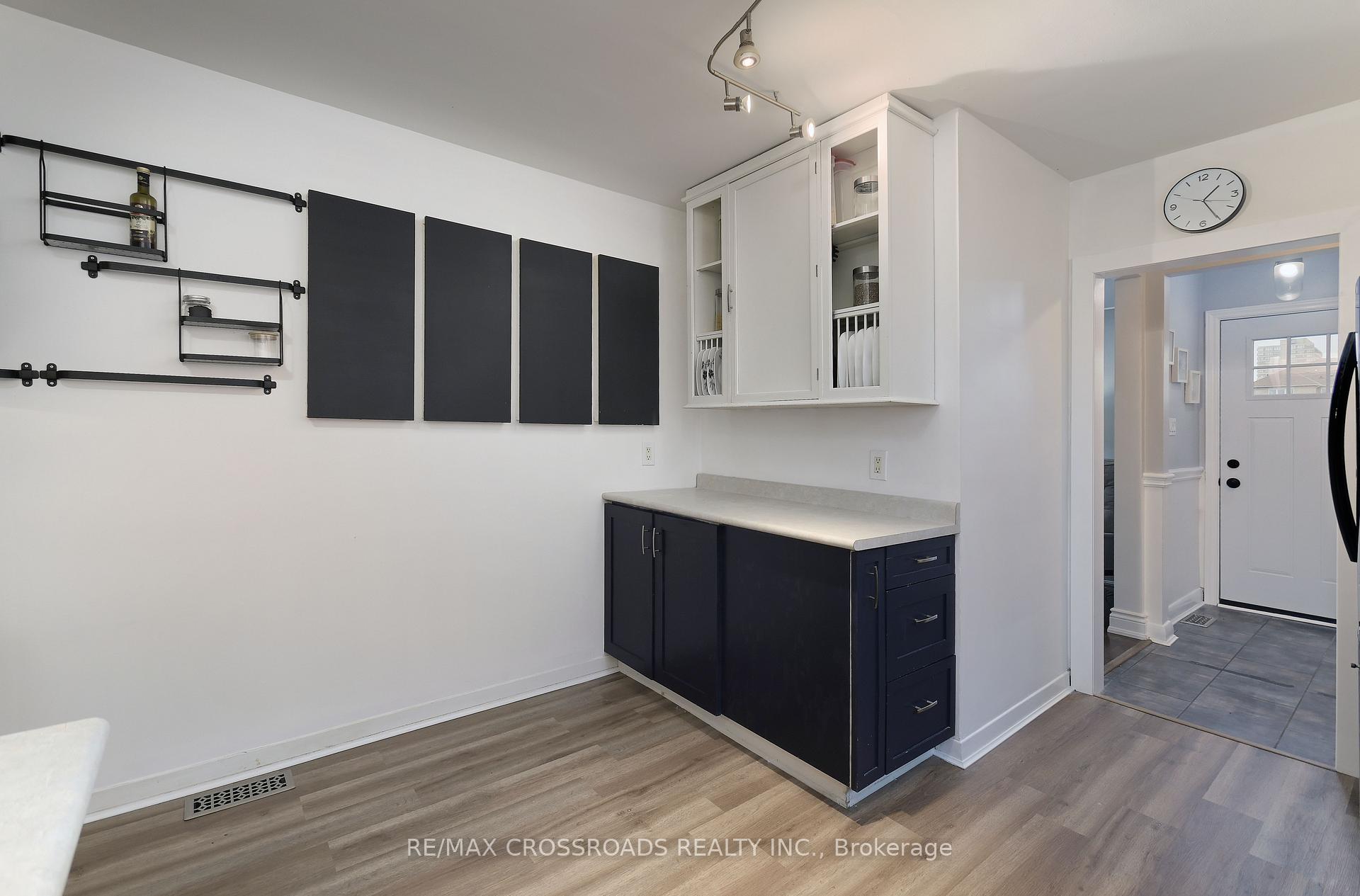 Photo 5 of 3677 St Clair Avenue, Scarborough, Cliffcrest — HOMEH