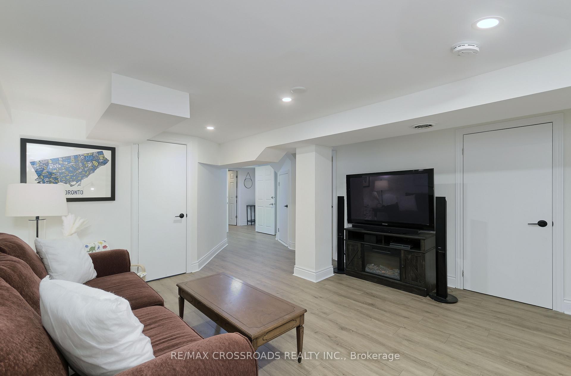 Photo 33 of 3677 St Clair Avenue, Scarborough, Cliffcrest — HOMEH