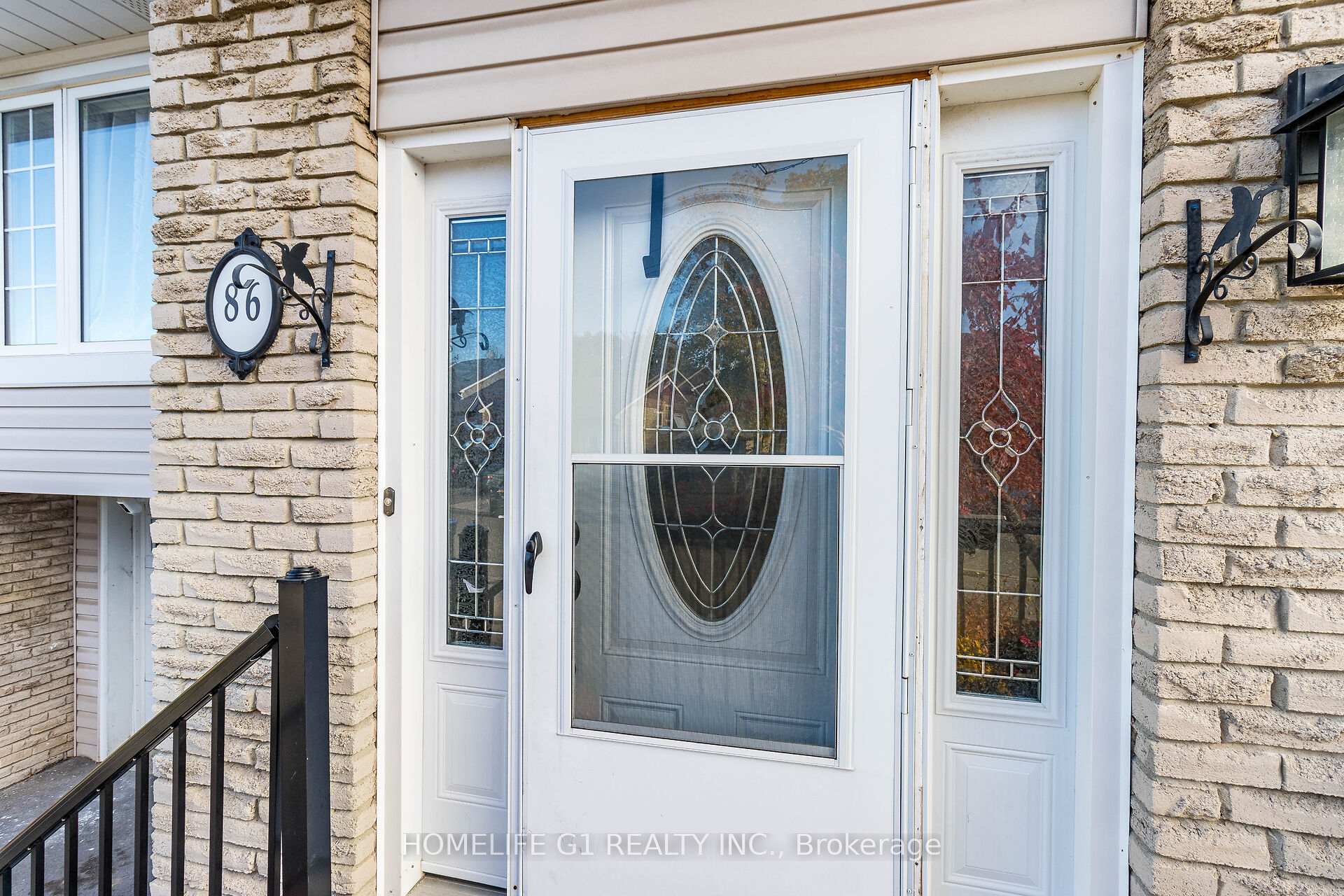 Photo 4 of 86 Primrose Crescent, Brampton, Heart Lake — HOMEH