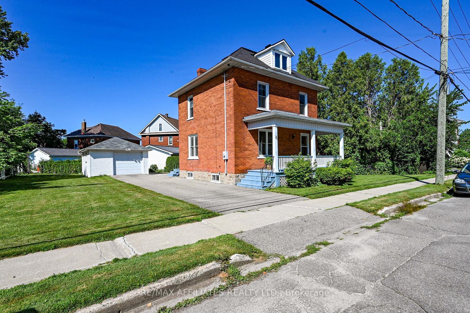 Front of 70 McGill Street N