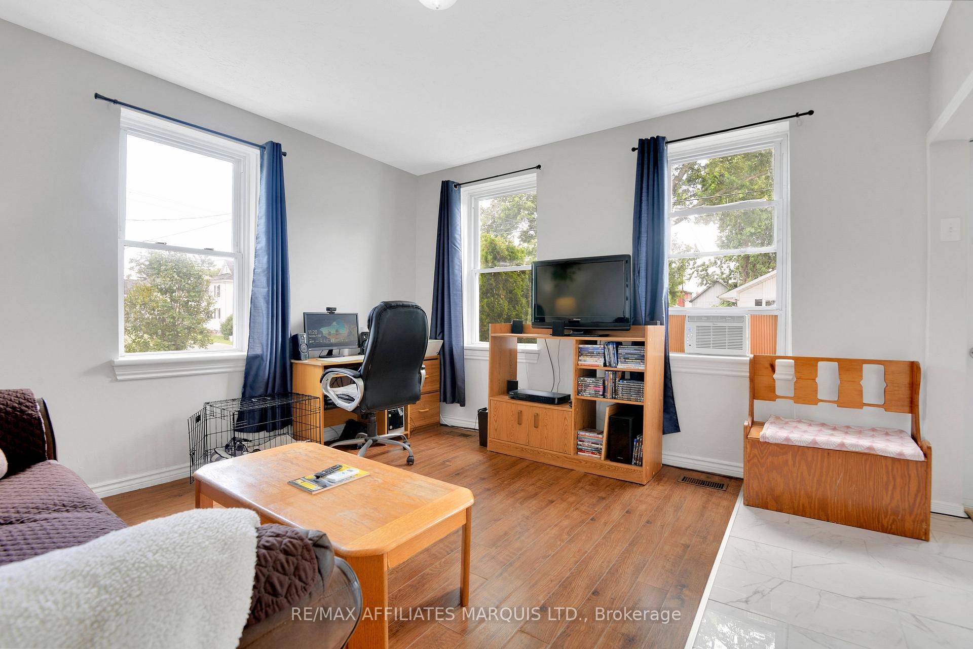 Photo 11 of 337 Sixth Street E, Cornwall — HOMEH