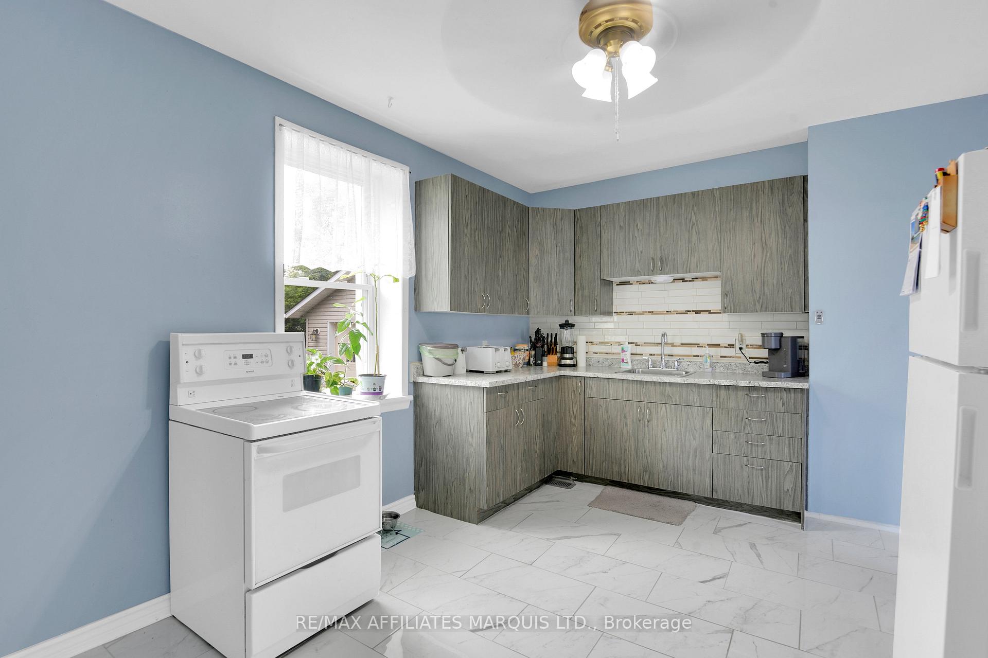 Photo 4 of 337 Sixth Street E, Cornwall — HOMEH