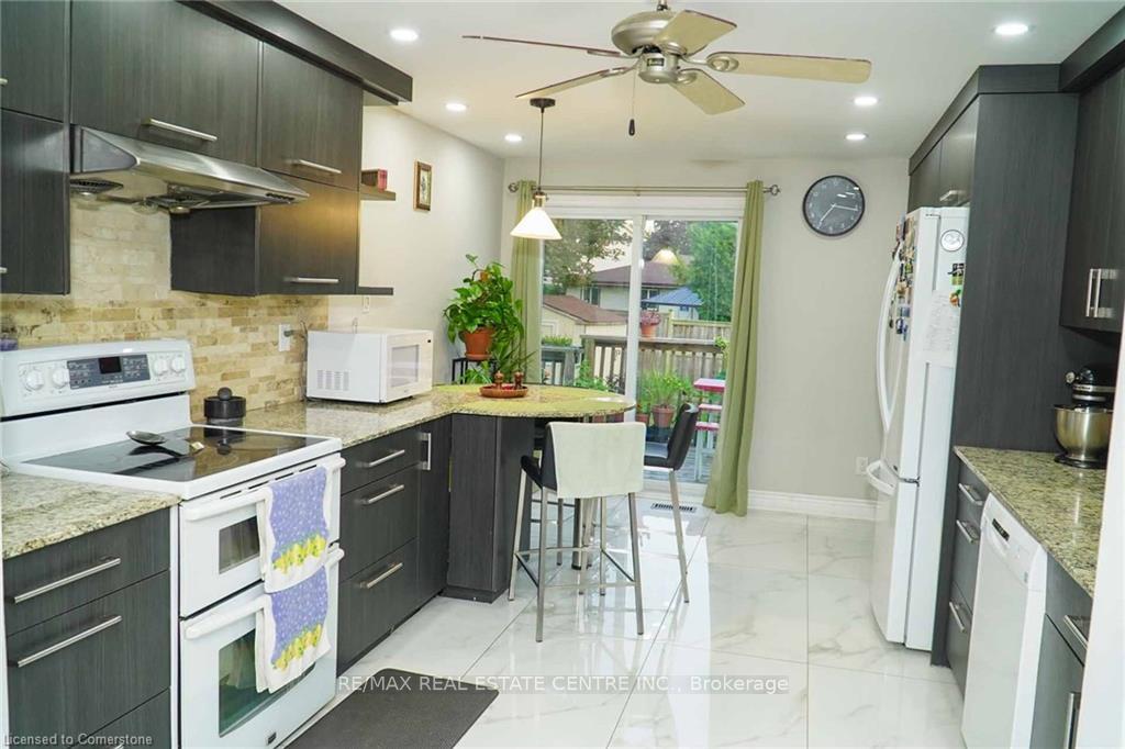 Photo 8 of 11 Wheatfield Crescent, Kitchener — HOMEH