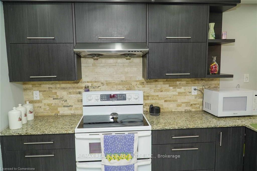 Photo 15 of 11 Wheatfield Crescent, Kitchener — HOMEH