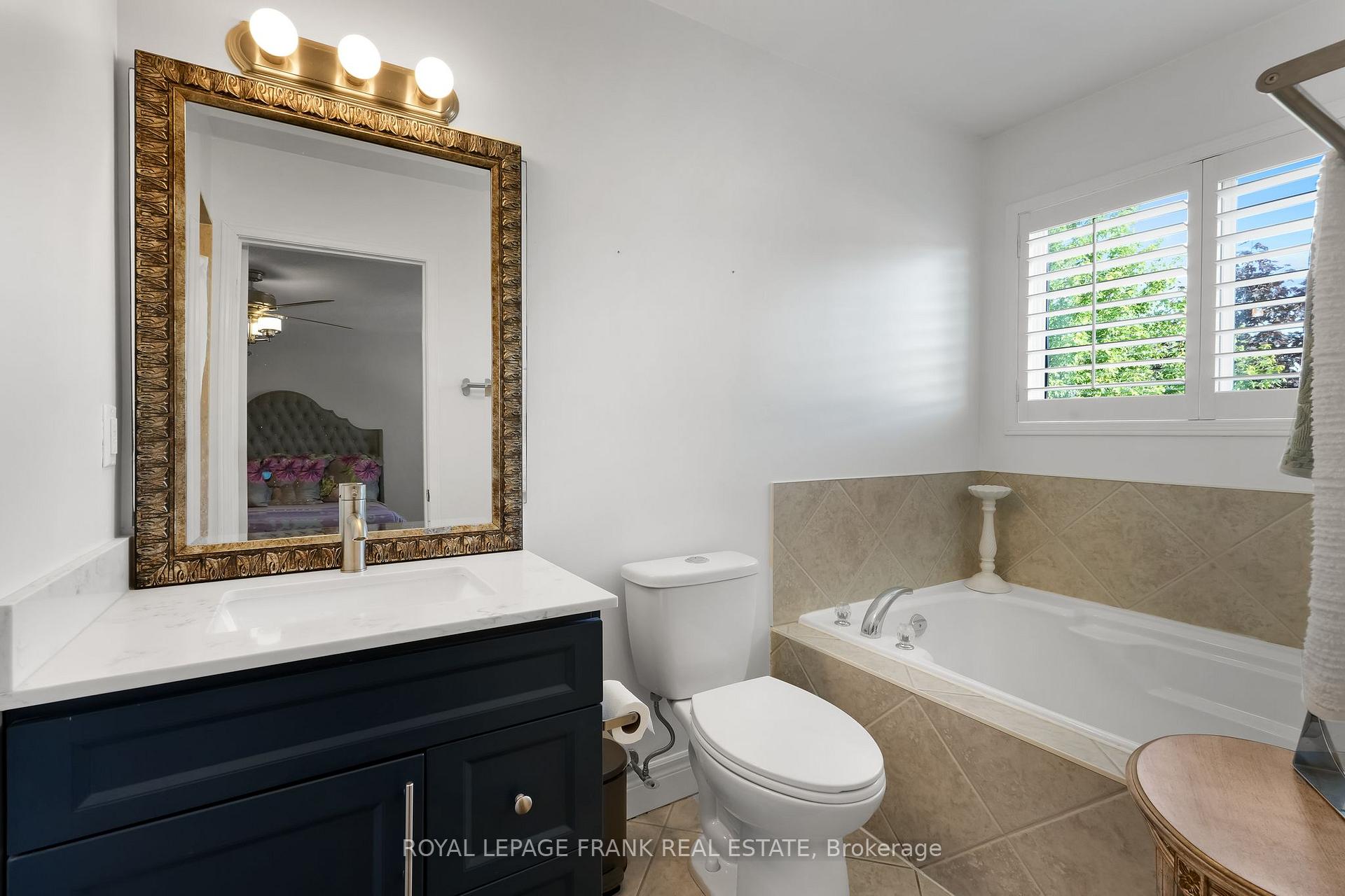 Photo 9 of 9 Holloway Drive, Ajax, South East — HOMEH