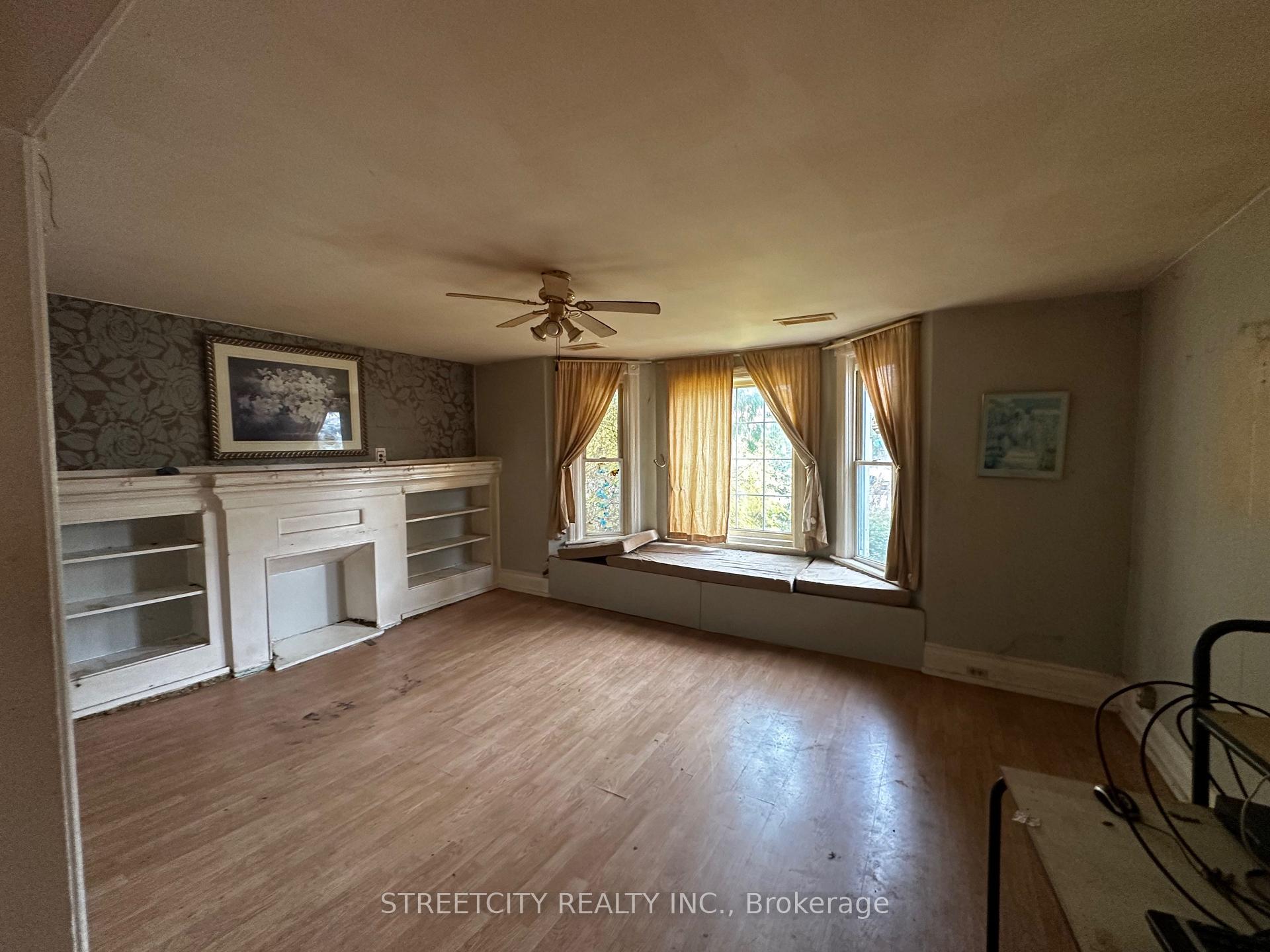 Photo 7 of 2375 Boswell Street, St. Clair — HOMEH