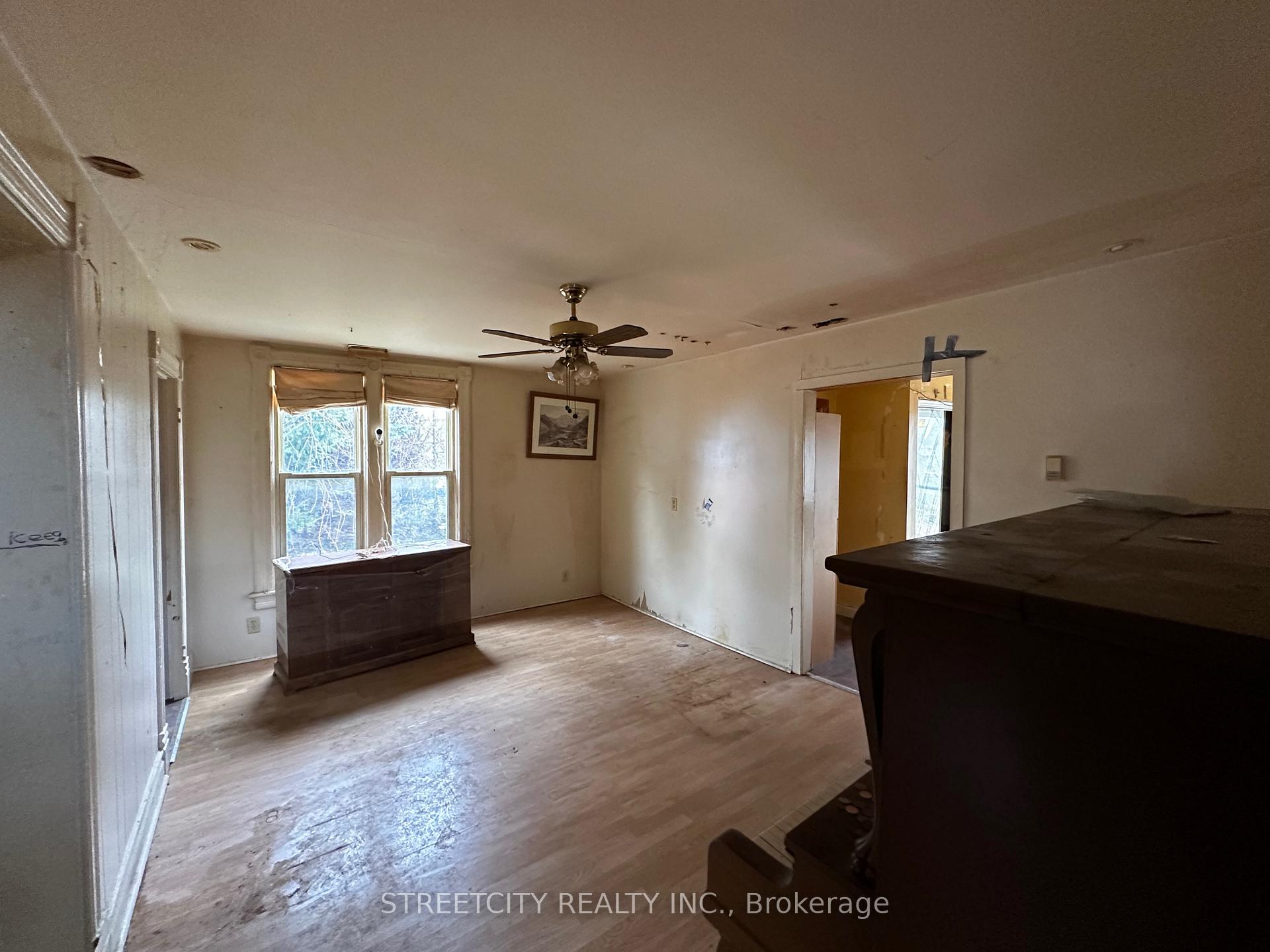 Photo 3 of 2375 Boswell Street, St. Clair — HOMEH