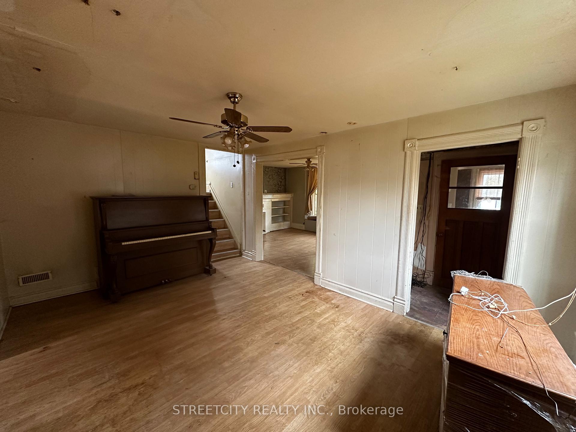 Photo 4 of 2375 Boswell Street, St. Clair — HOMEH