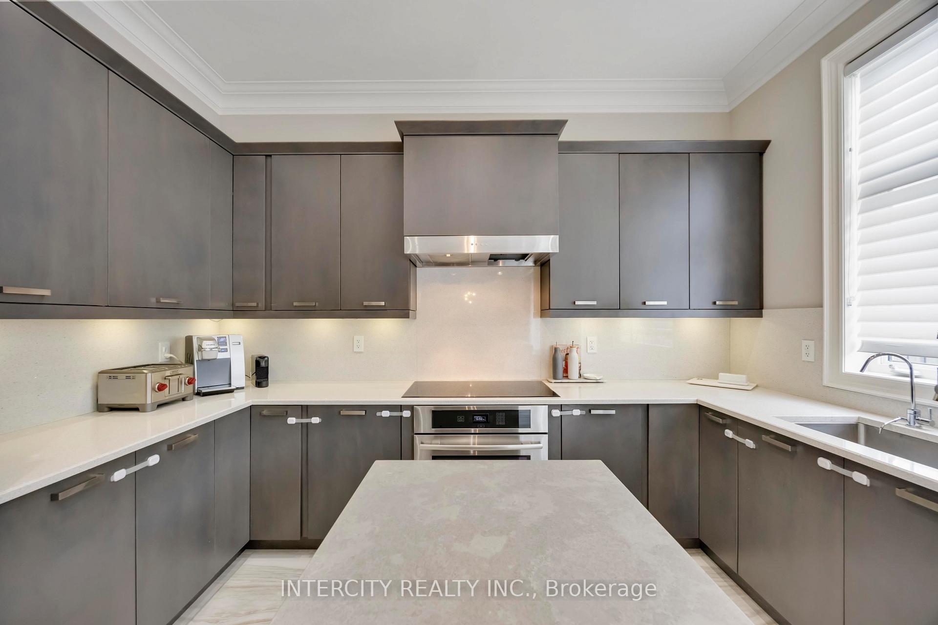 Photo 12 of 40 Garyscholl Road, Vaughan, Vellore Village — HOMEH