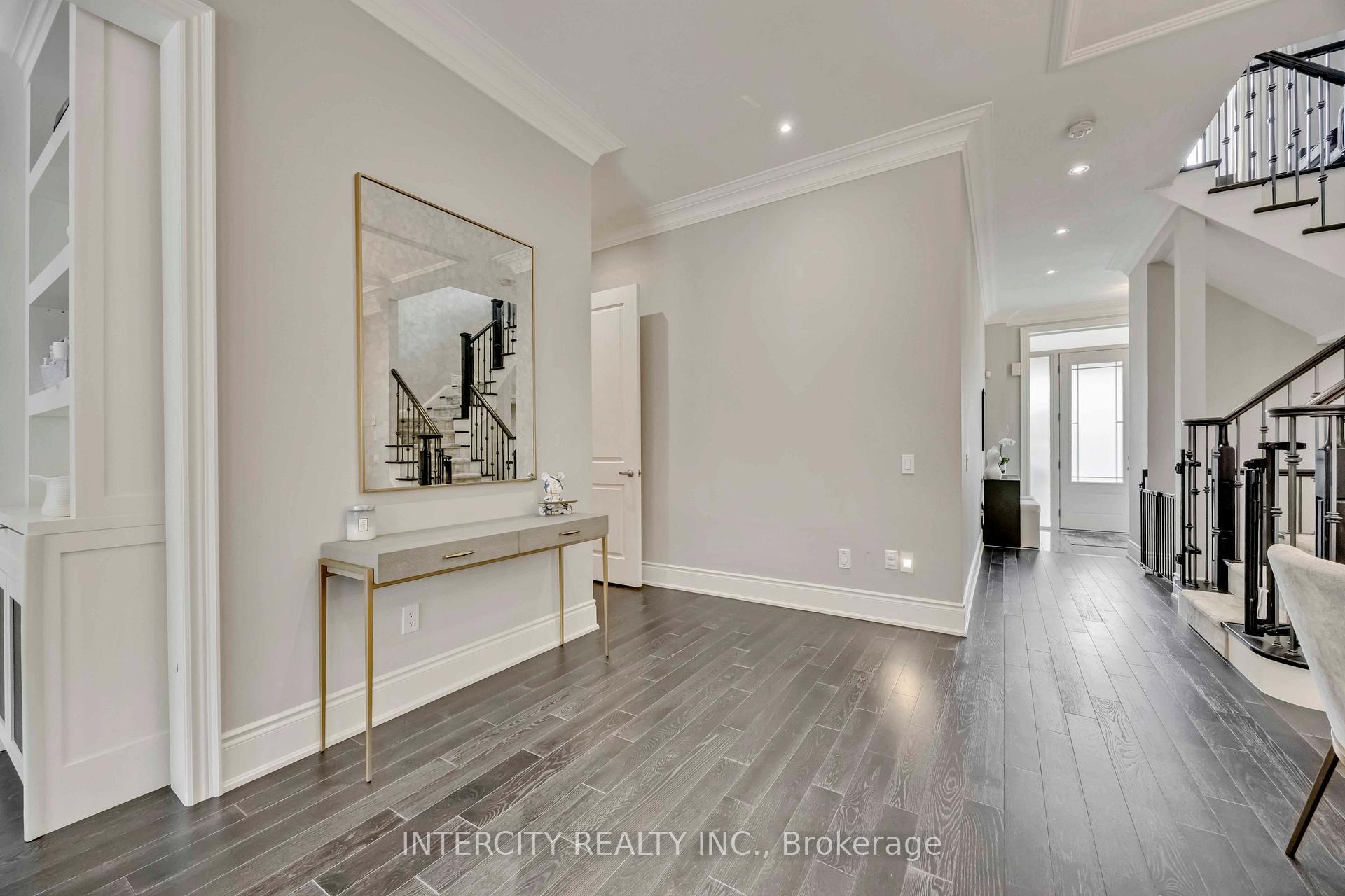 Photo 18 of 40 Garyscholl Road, Vaughan, Vellore Village — HOMEH