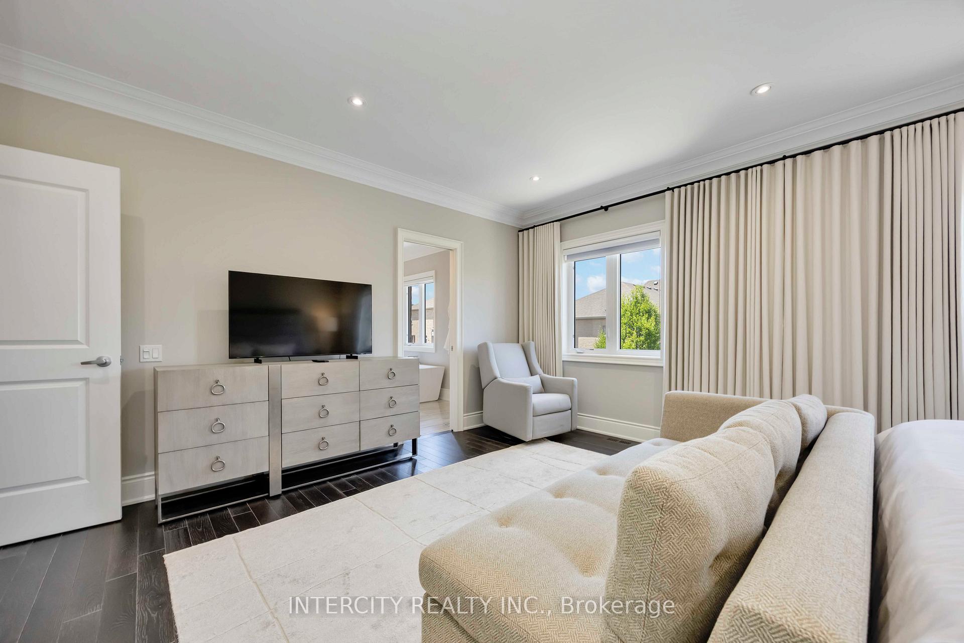 Photo 16 of 40 Garyscholl Road, Vaughan, Vellore Village — HOMEH