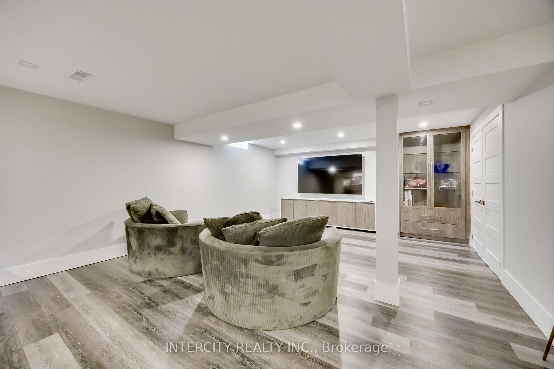 Photo 29 of 40 Garyscholl Road, Vaughan, Vellore Village — HOMEH