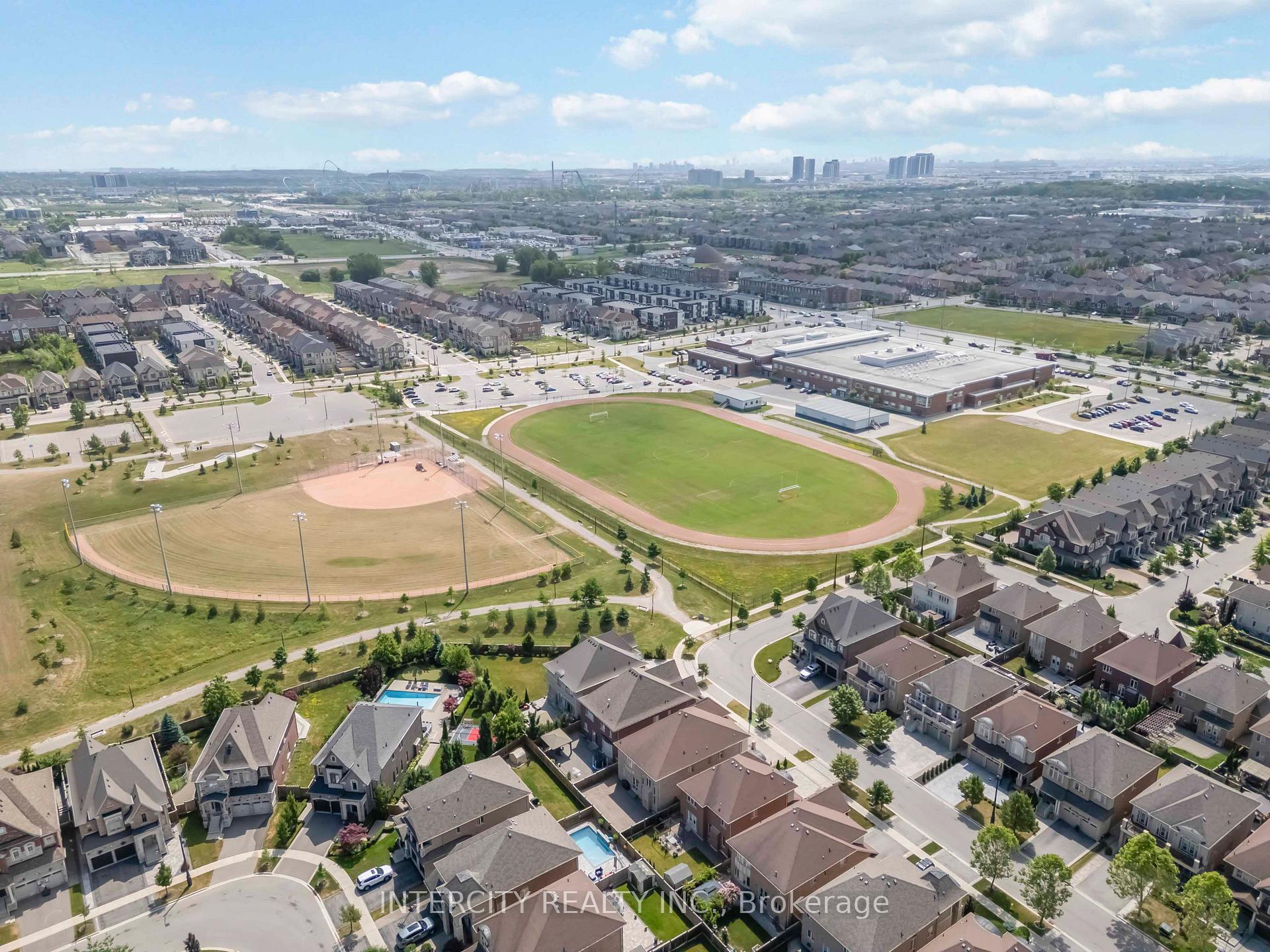 Photo 42 of 40 Garyscholl Road, Vaughan, Vellore Village — HOMEH