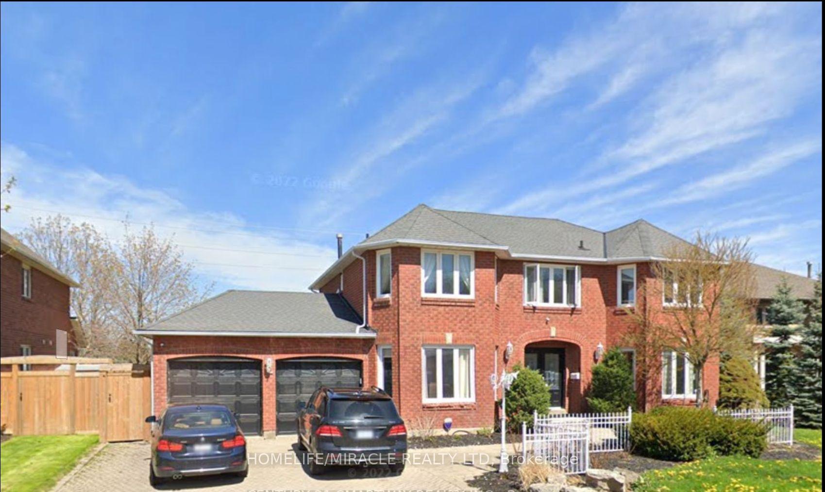 Front of 8 Ridelle Court