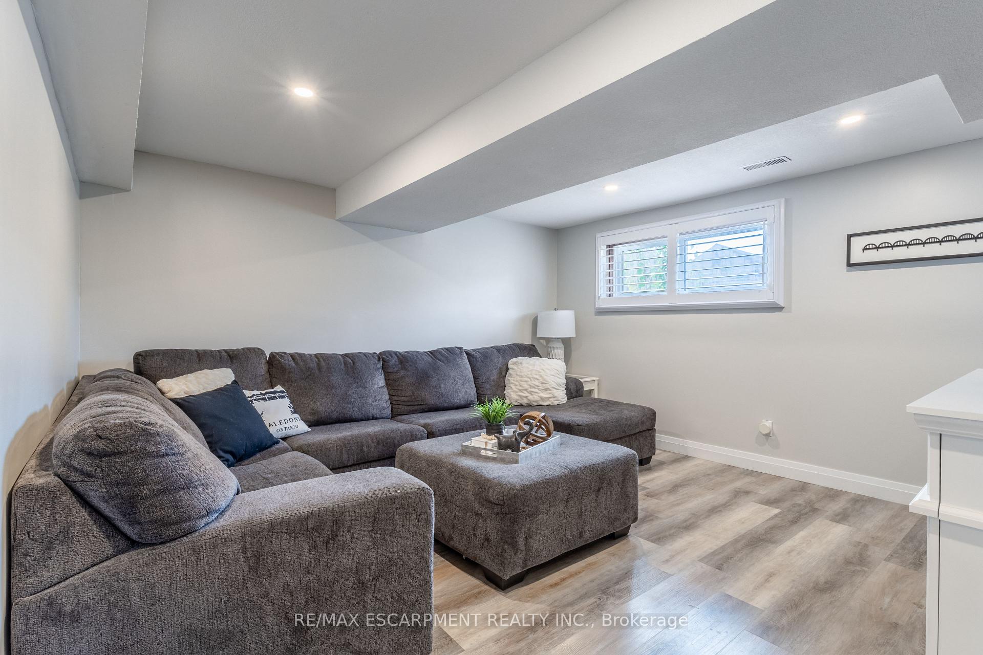 Photo 15 of 89 Dundee Drive, Haldimand — HOMEH