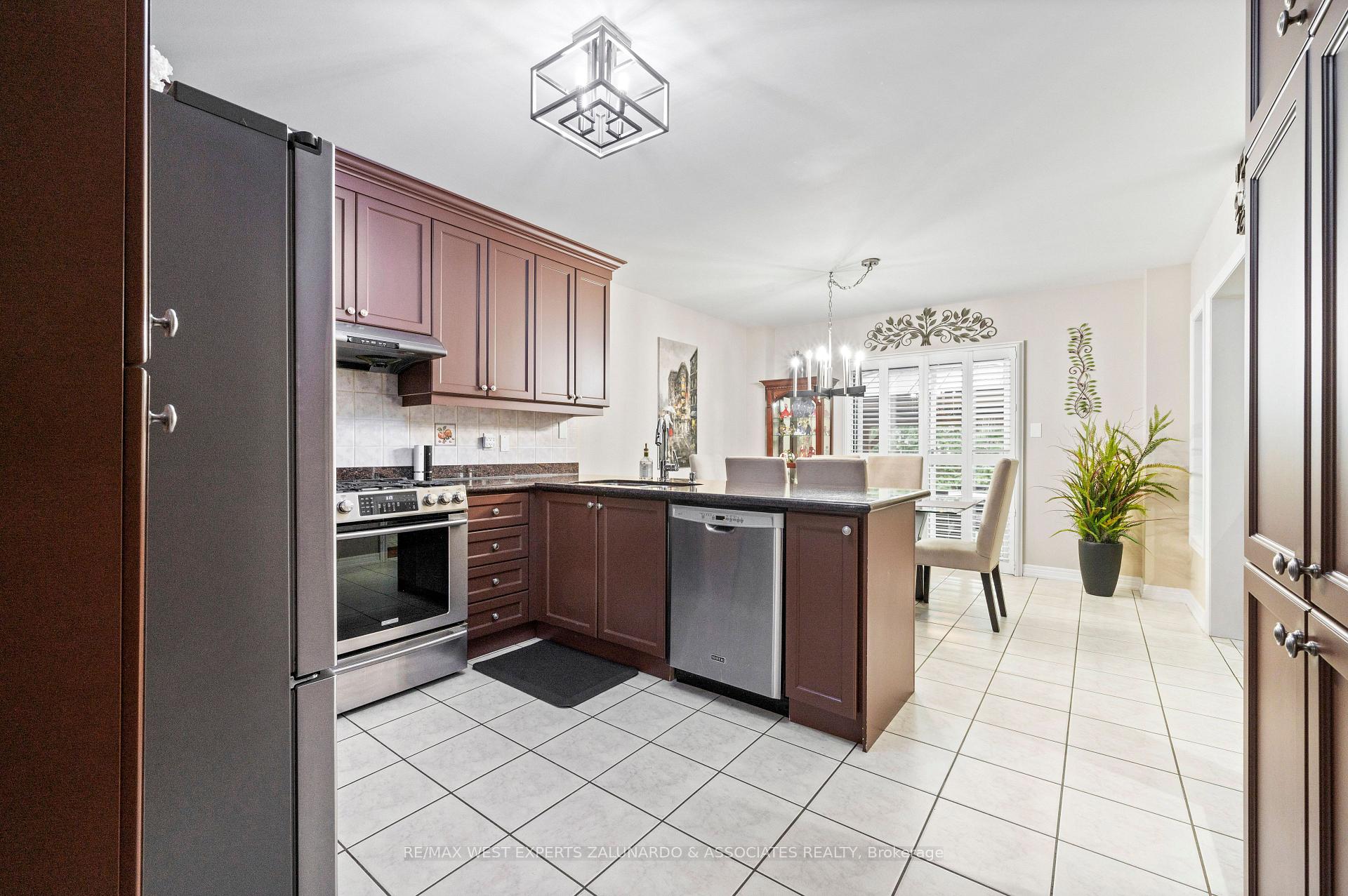 Photo 3 of 59 Forest Fountain Drive, Vaughan, Sonoma Heights — HOMEH