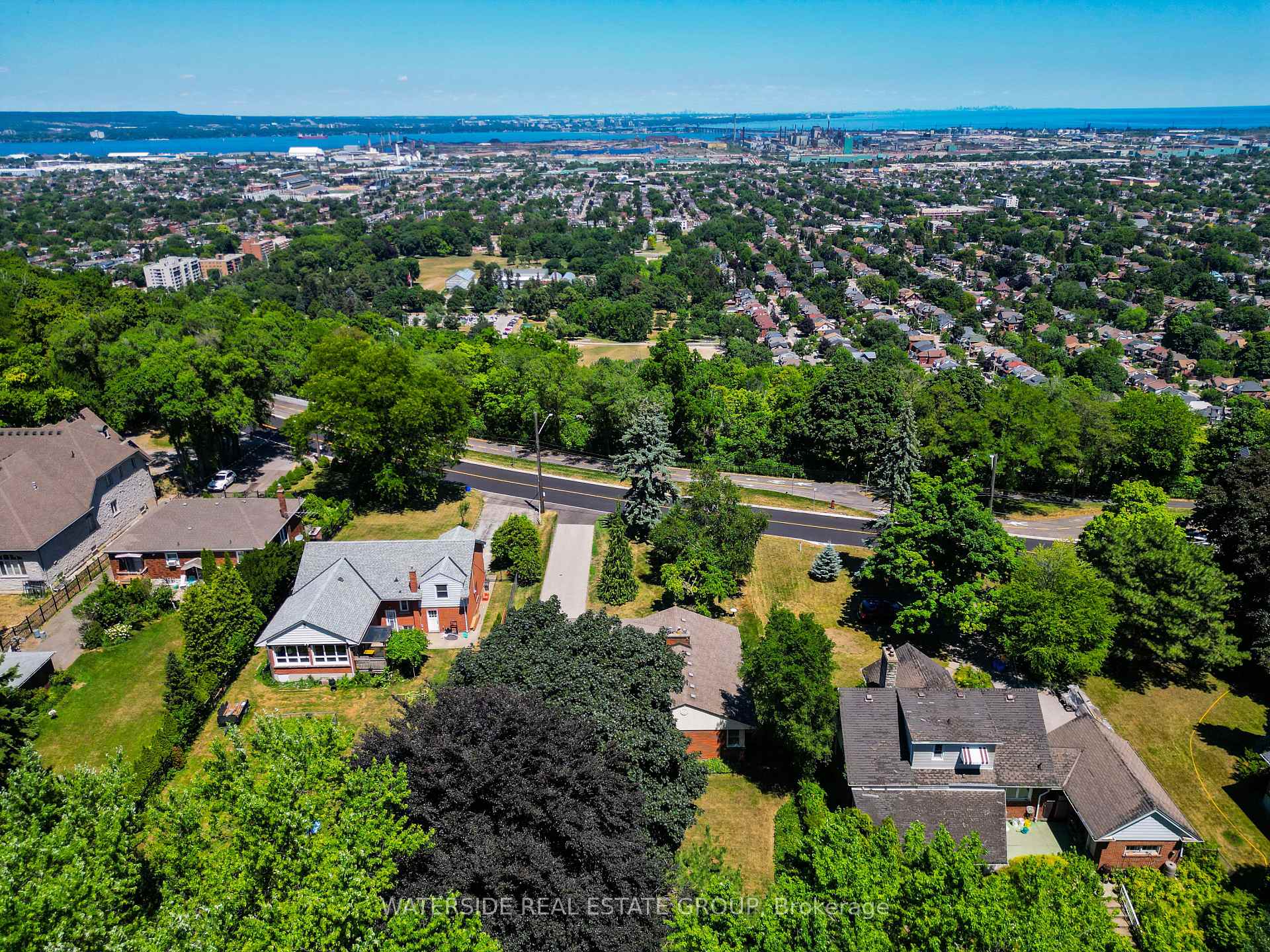 Photo 34 of 20 Mountain Brow Boulevard, Hamilton, Sunninghill — HOMEH