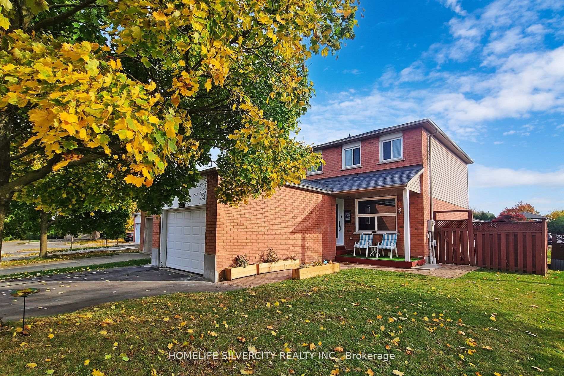 Photo 4 of 24 Norwood Place, Brampton, Westgate — HOMEH
