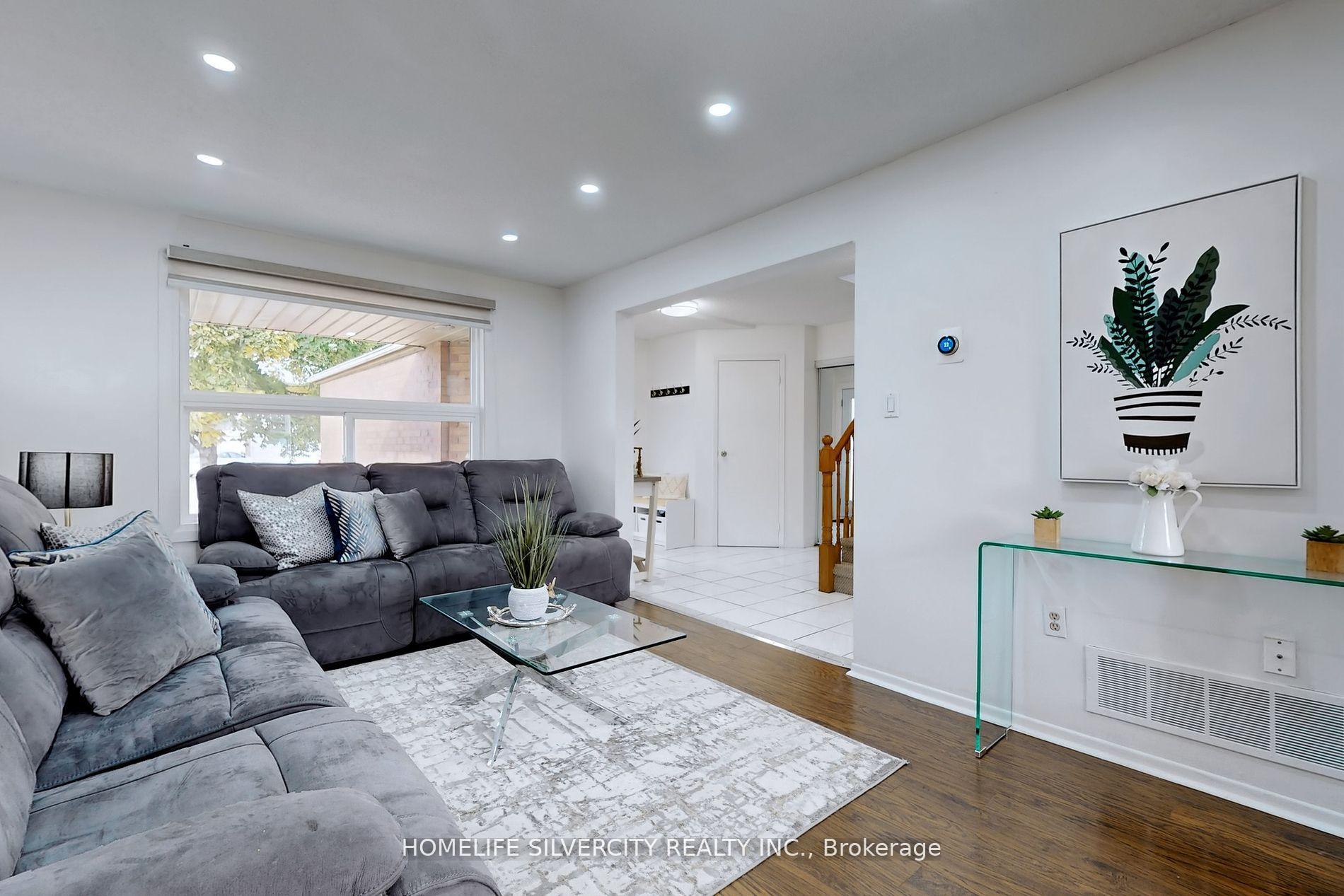 Photo 2 of 24 Norwood Place, Brampton, Westgate — HOMEH